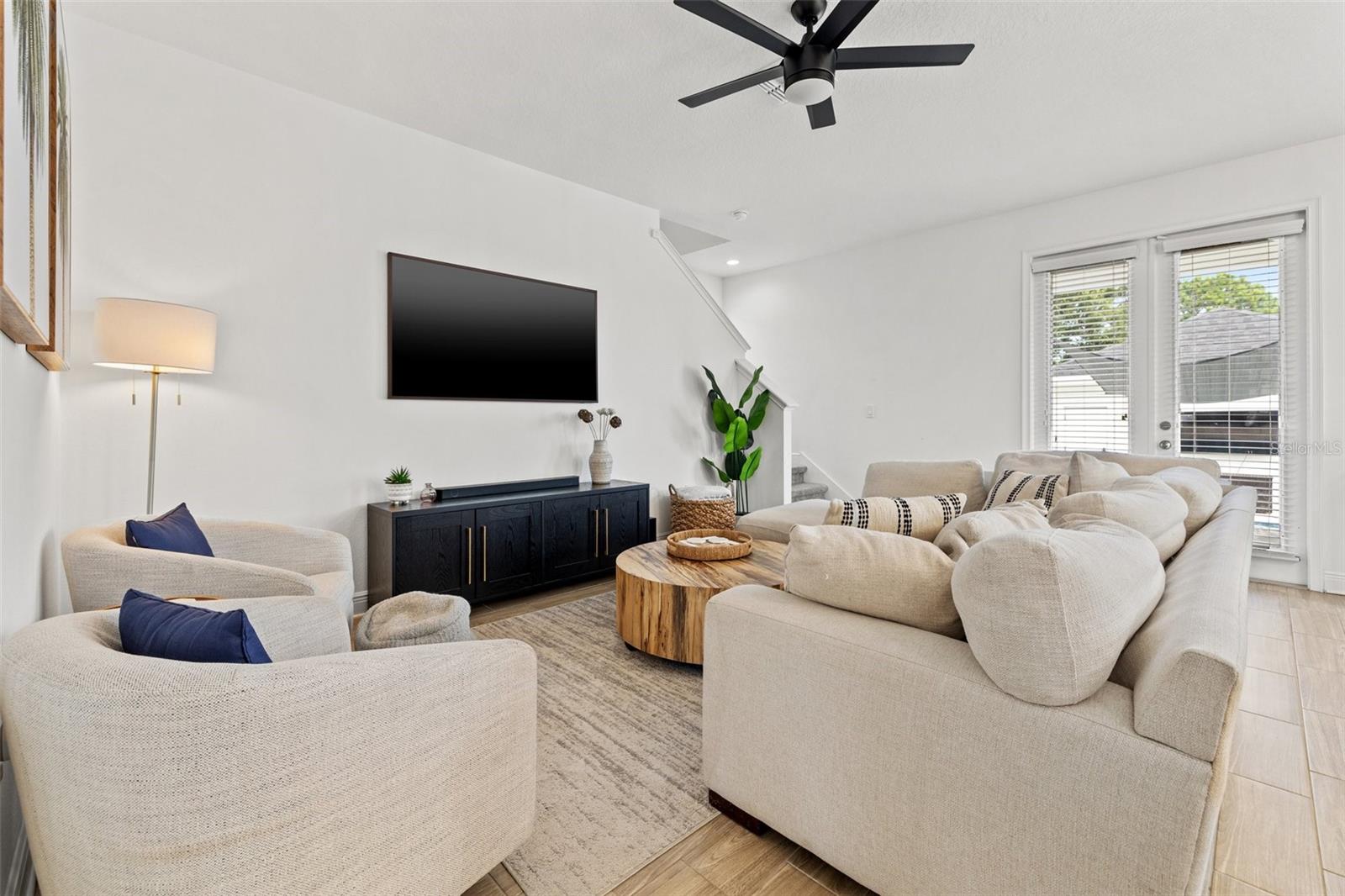 Image 11 of 53 For 517 39th Avenue N