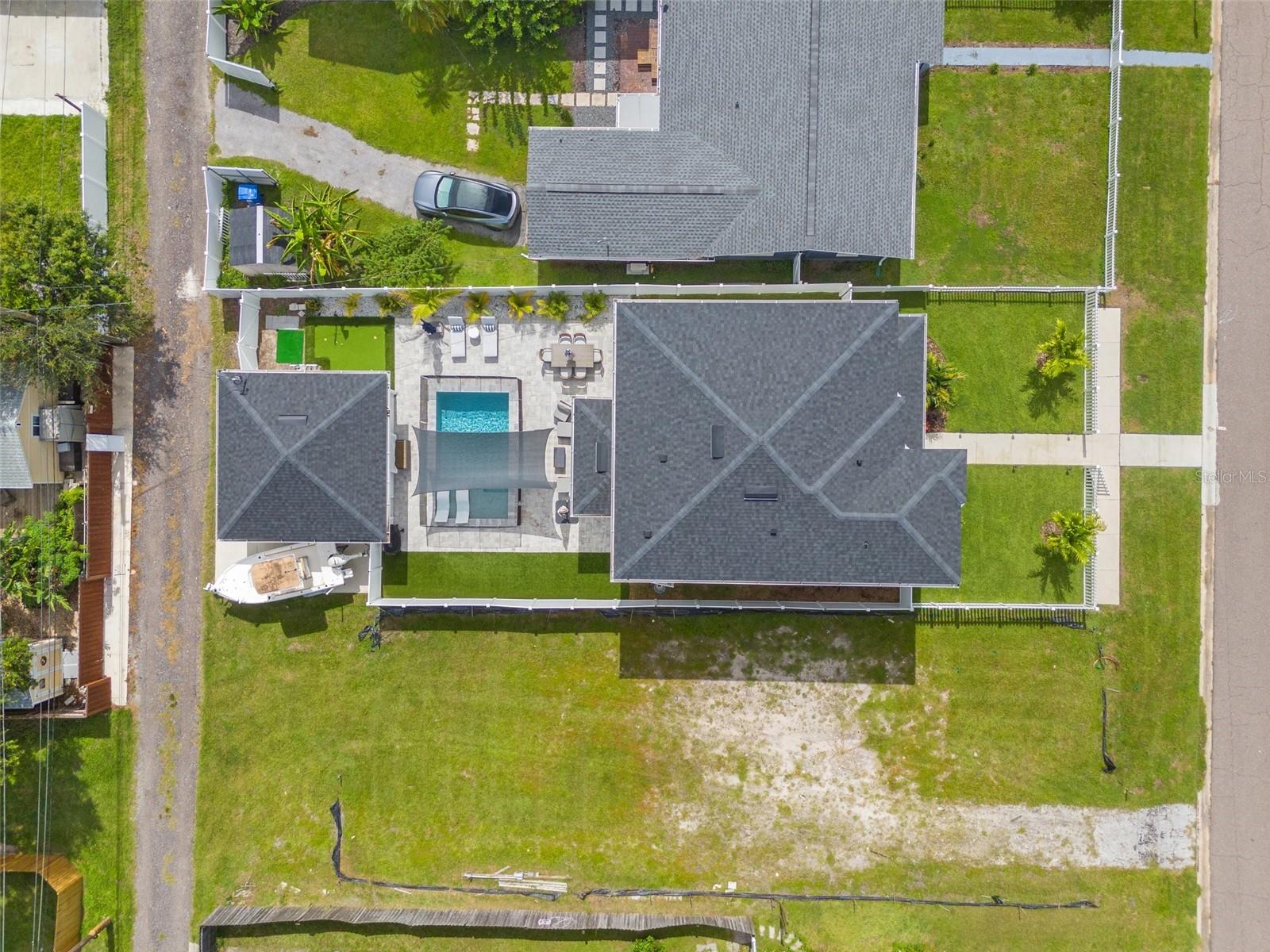 Image 2 of 53 For 517 39th Avenue N
