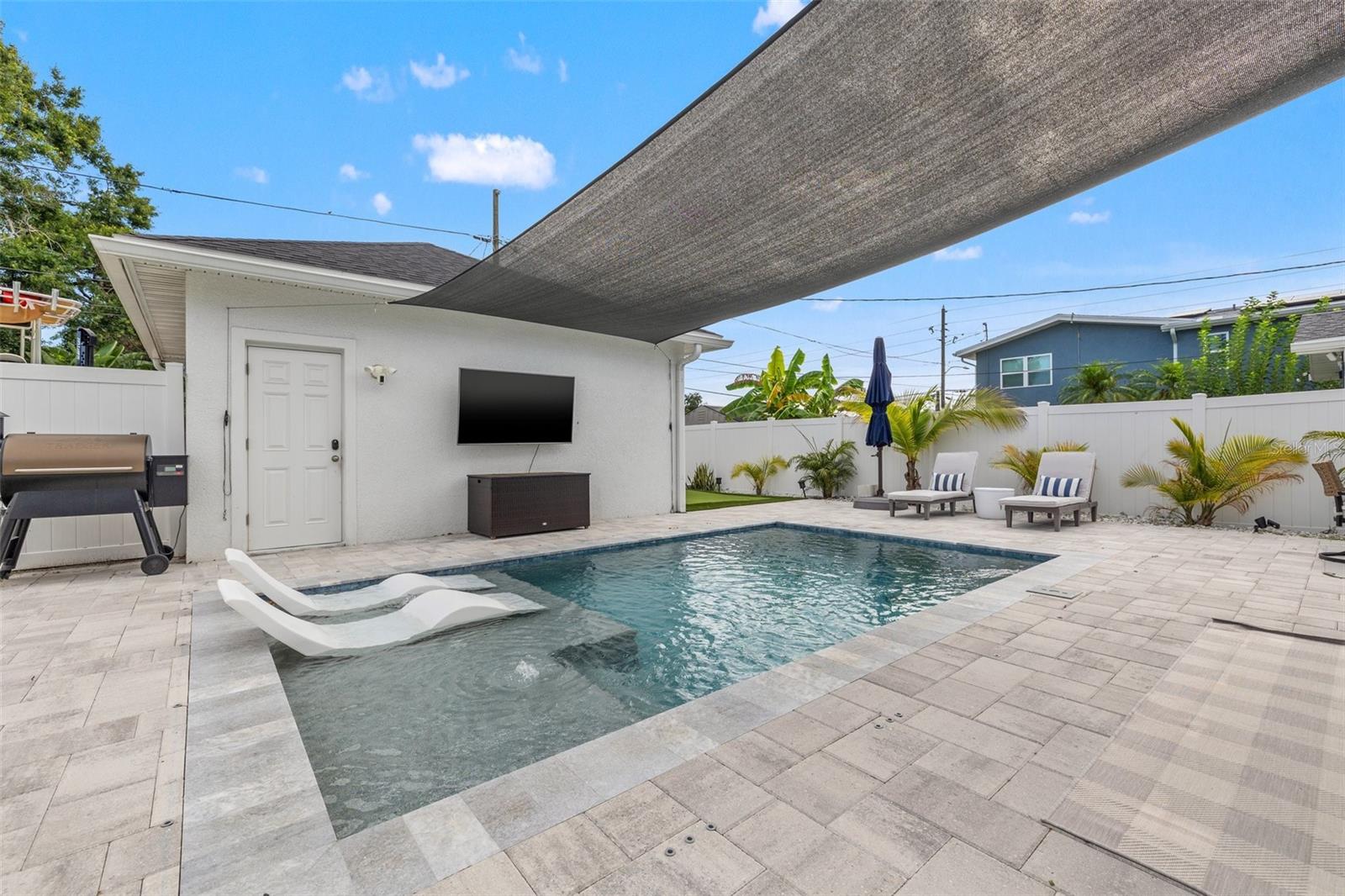 Image 38 of 53 For 517 39th Avenue N