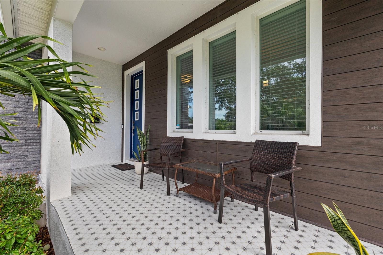 Image 5 of 53 For 517 39th Avenue N