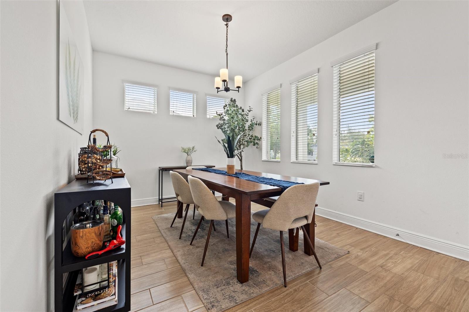 Image 7 of 53 For 517 39th Avenue N