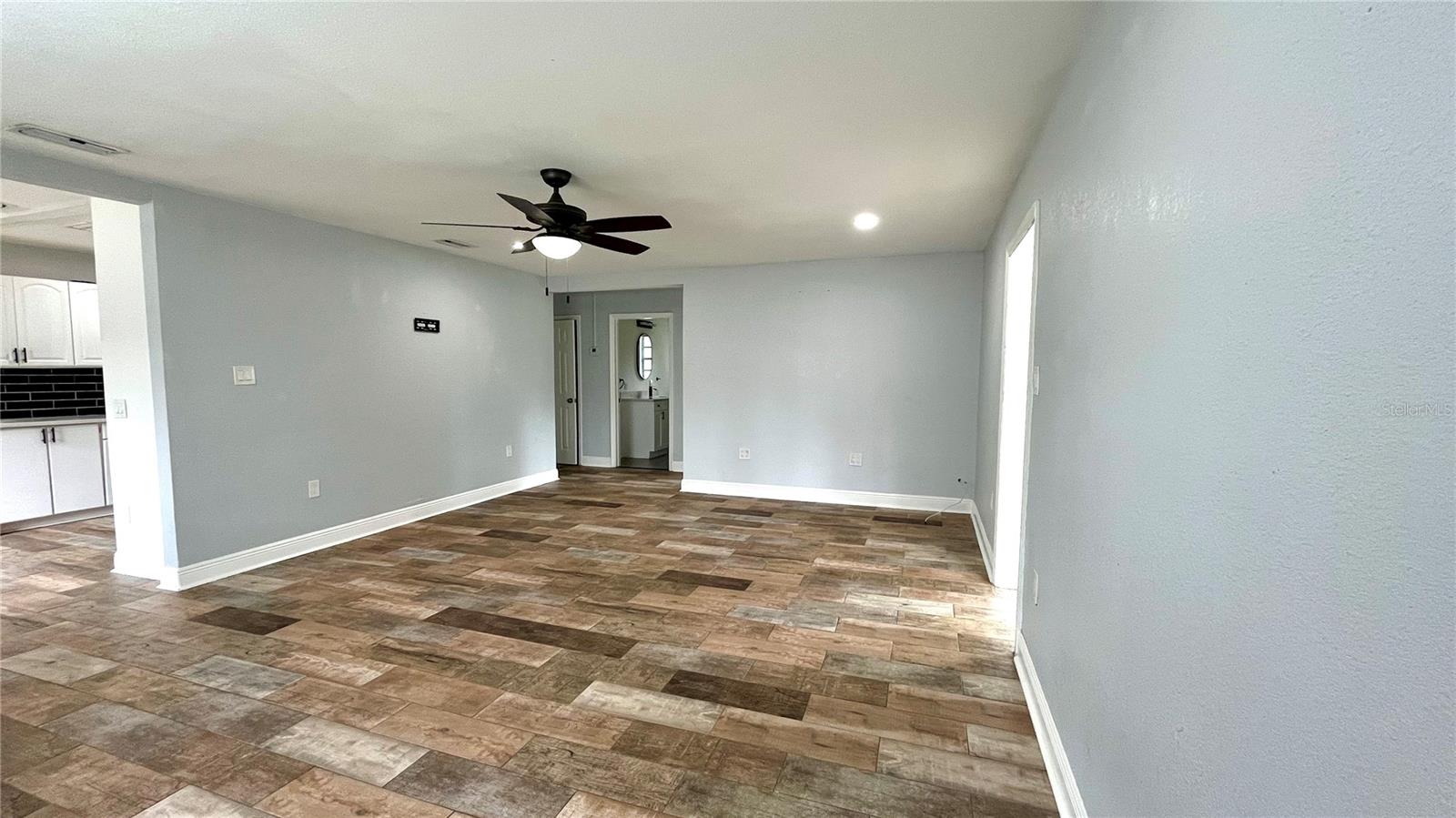 Image 7 of 17 For 4817 Falkenburg Road