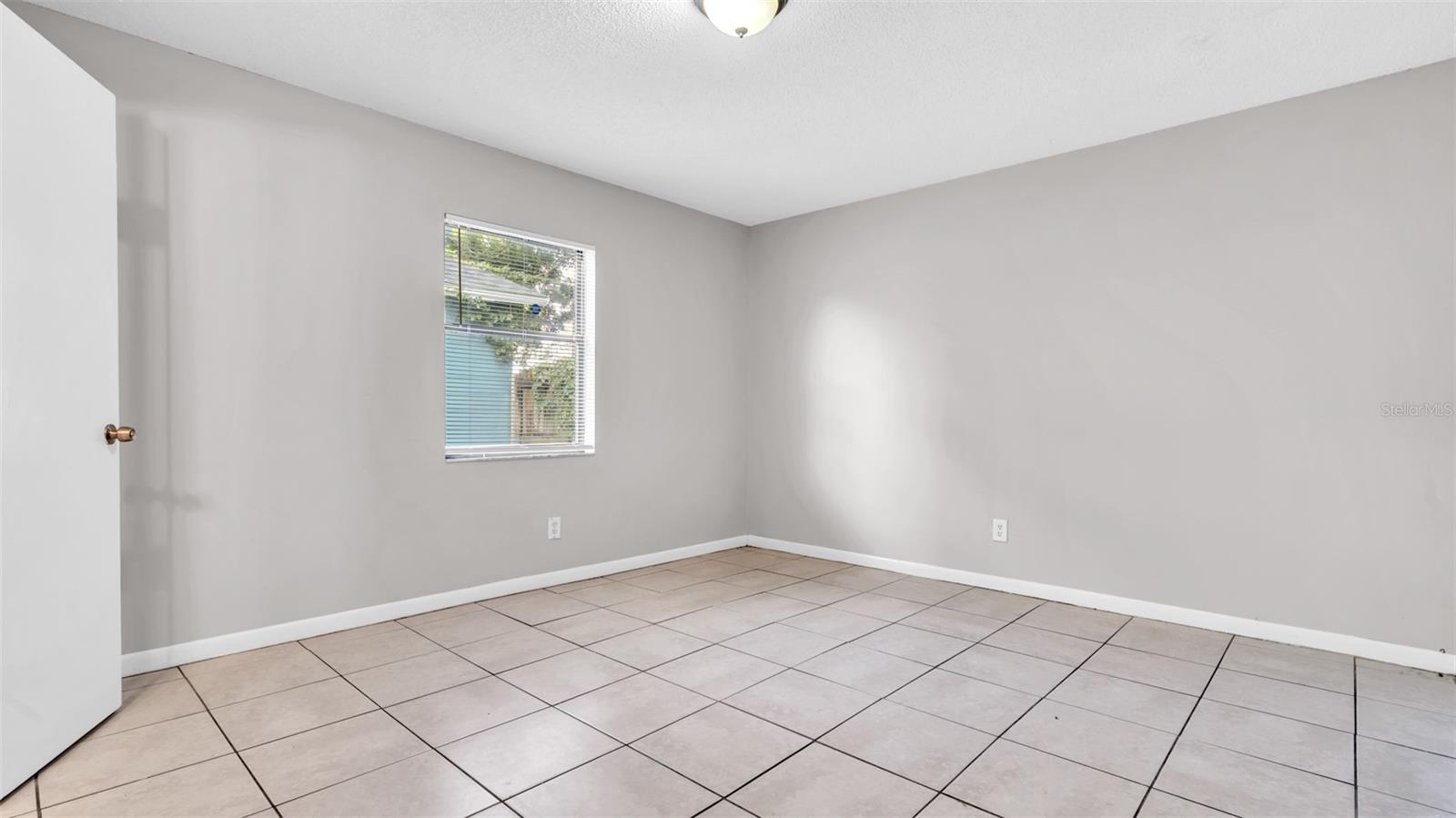 Image 11 of 22 For 3912 10th Avenue S