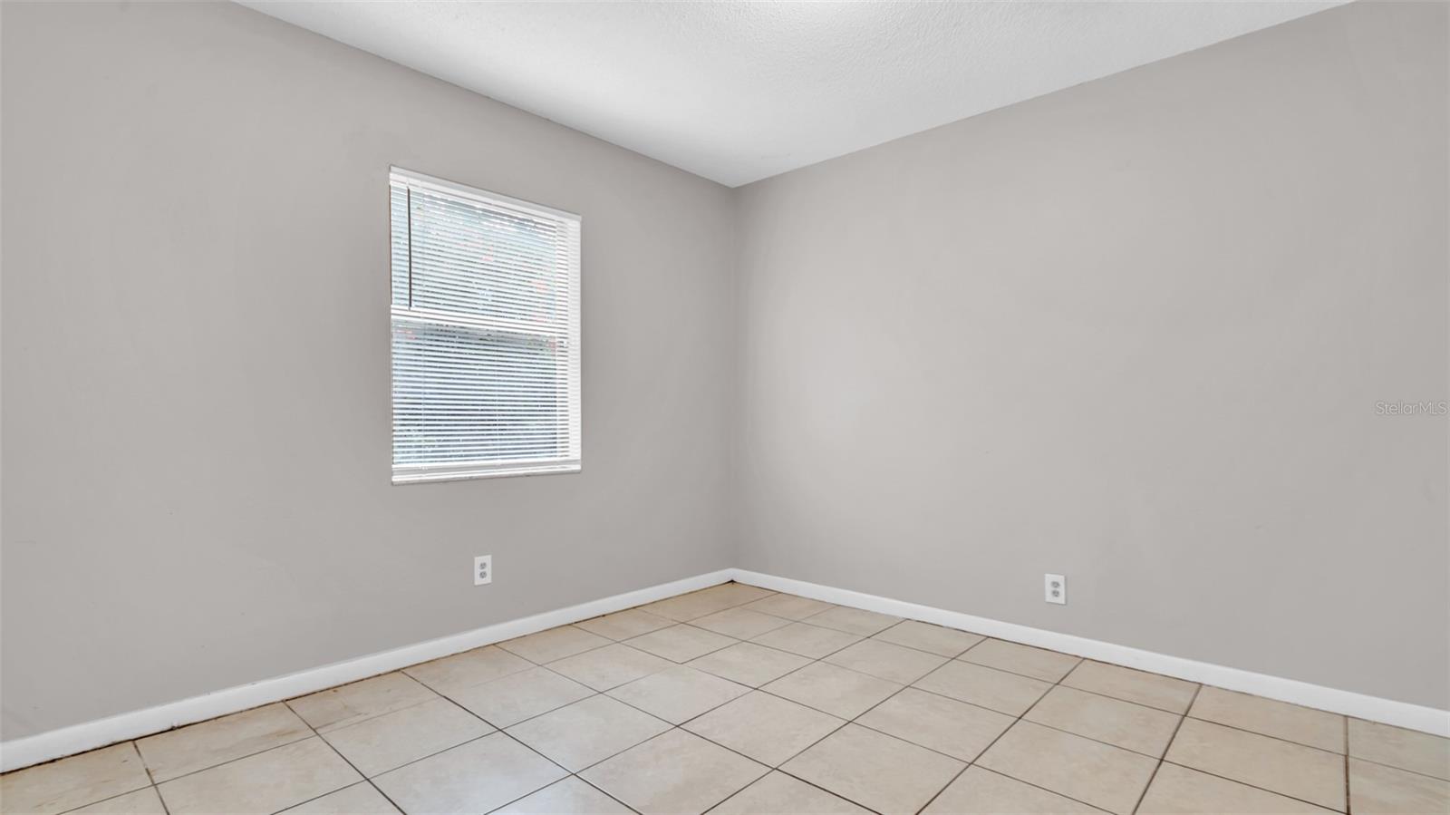 Image 15 of 22 For 3912 10th Avenue S