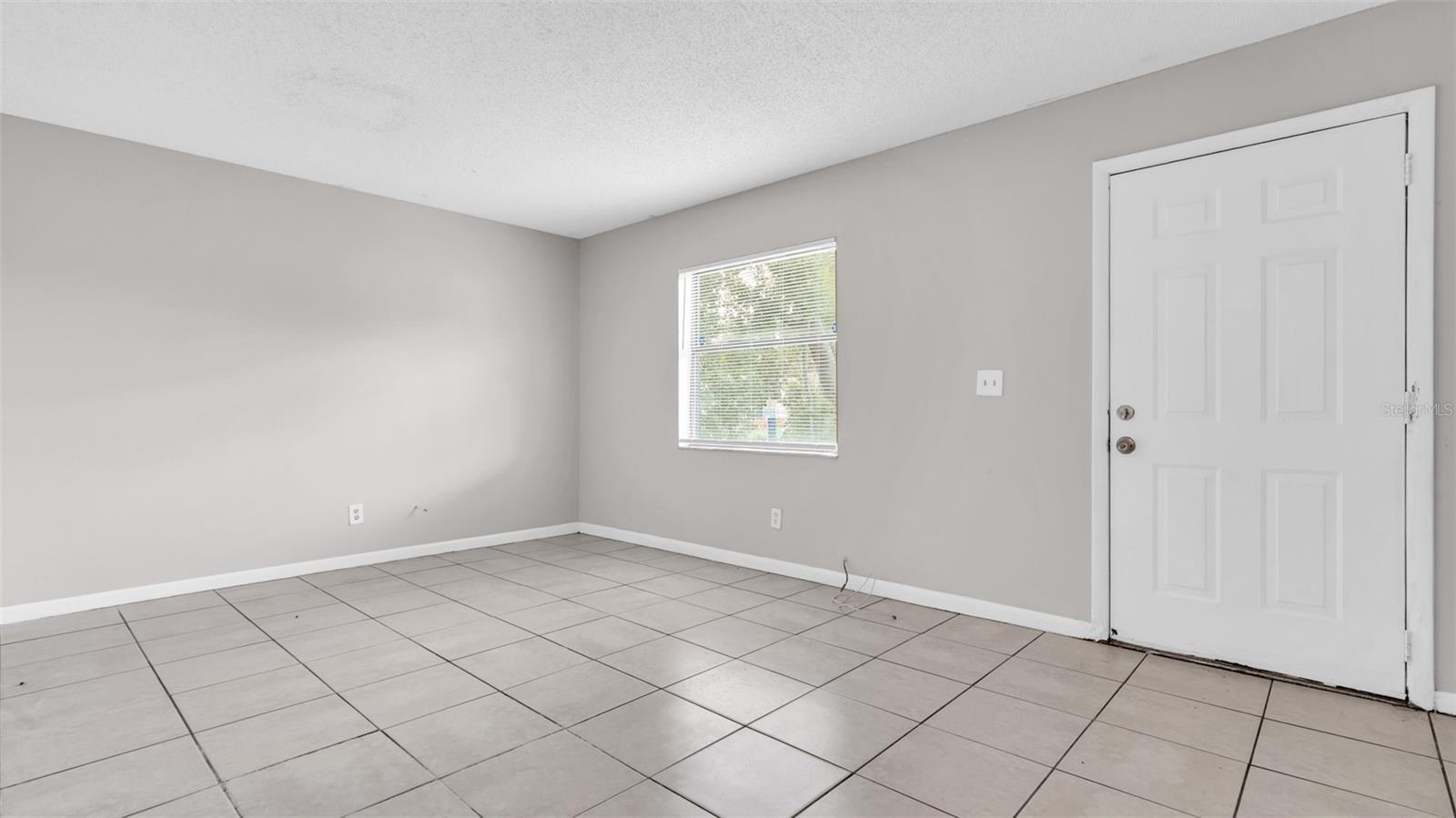 Image 5 of 22 For 3912 10th Avenue S