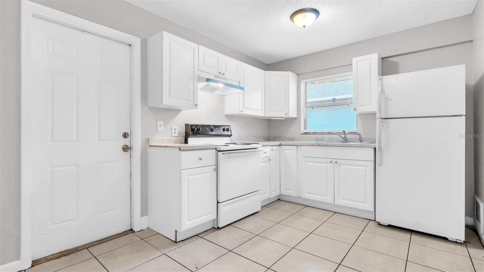 Image 9 of 22 For 3912 10th Avenue S