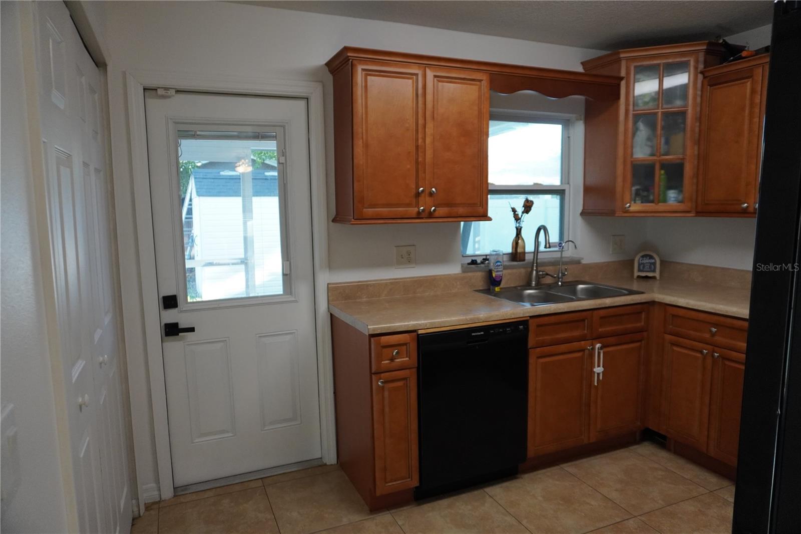 Image 11 of 50 For 2304 Rio Vista Avenue