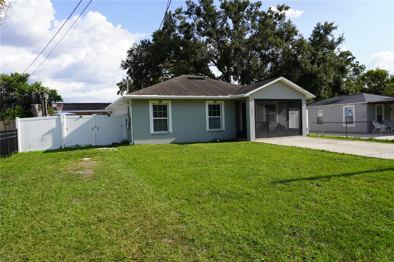 Image 2 of 50 For 2304 Rio Vista Avenue