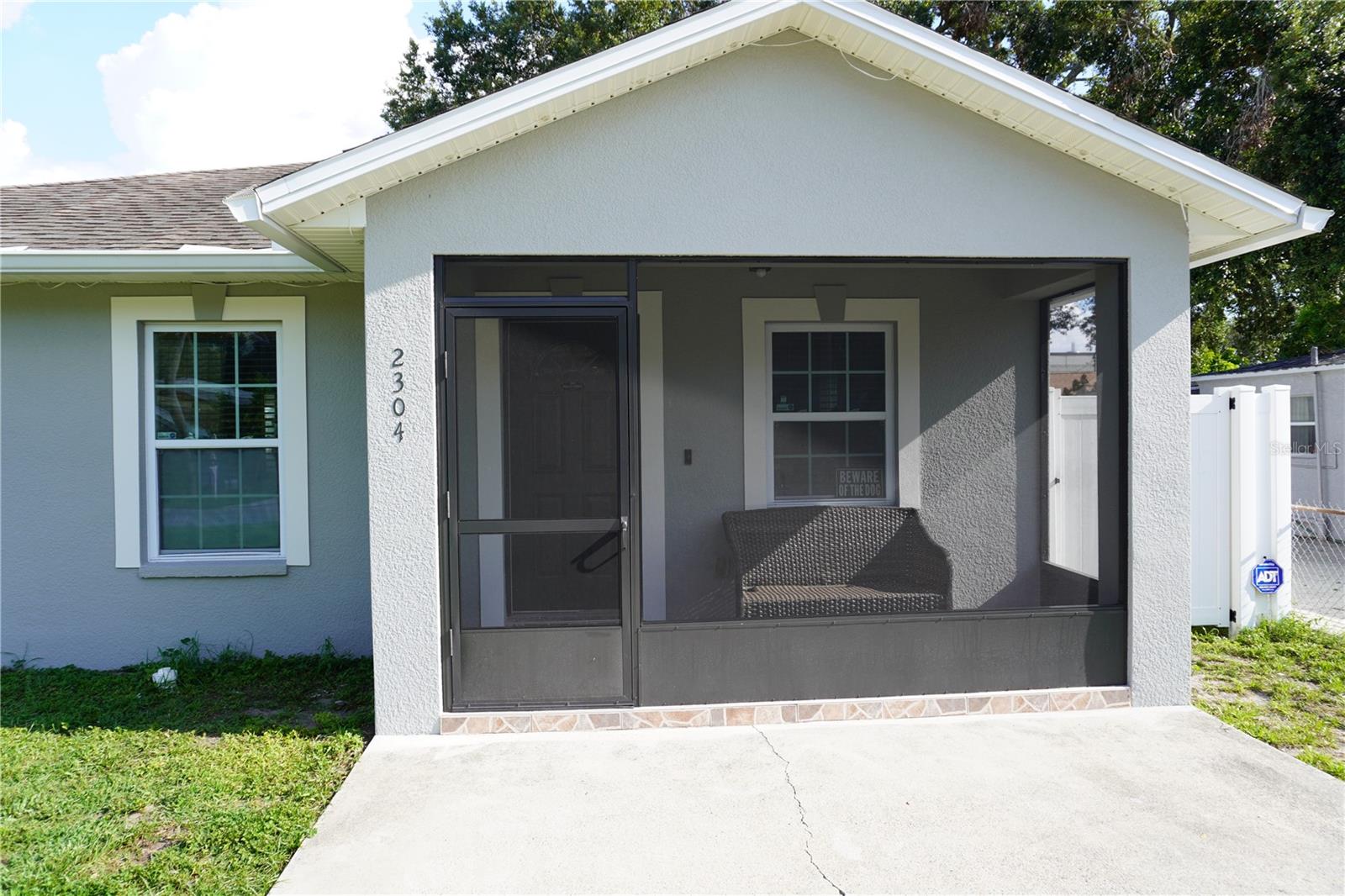 Image 3 of 50 For 2304 Rio Vista Avenue