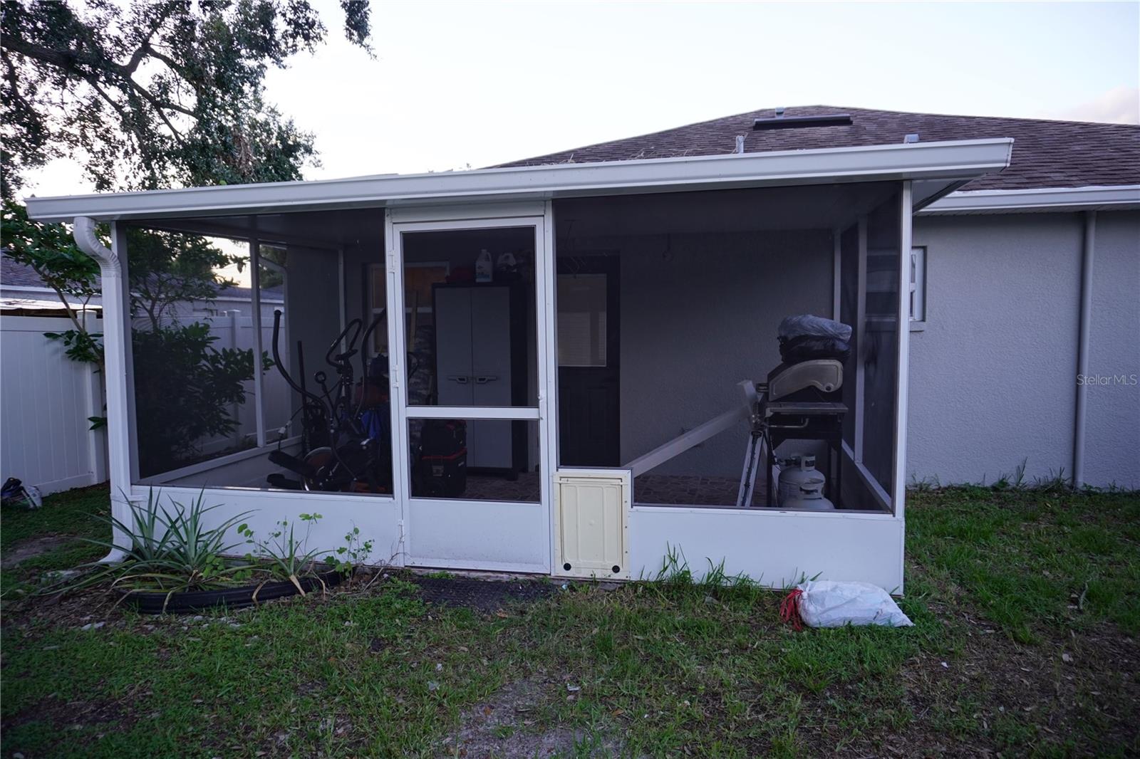 Image 35 of 50 For 2304 Rio Vista Avenue