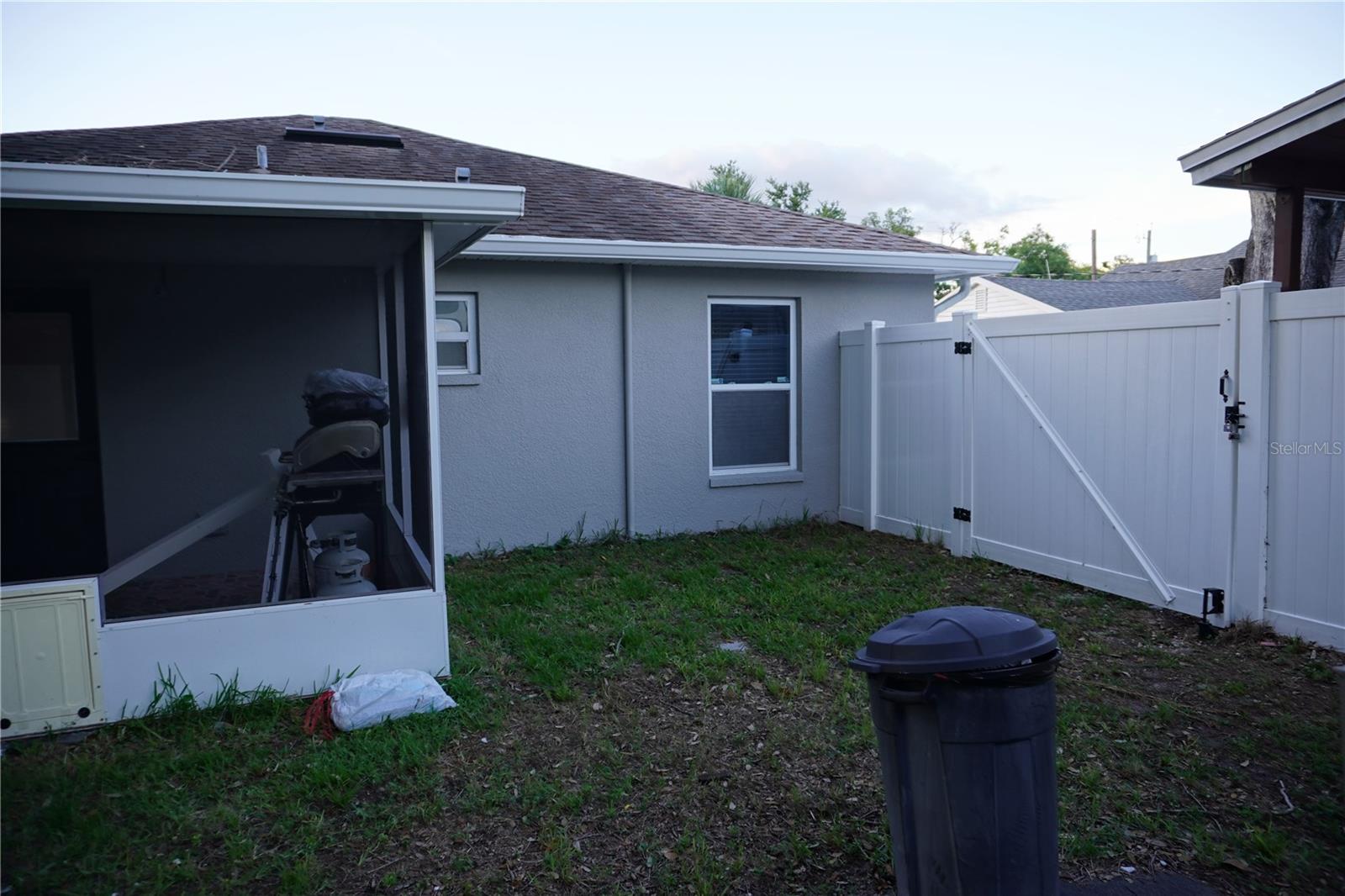 Image 36 of 50 For 2304 Rio Vista Avenue