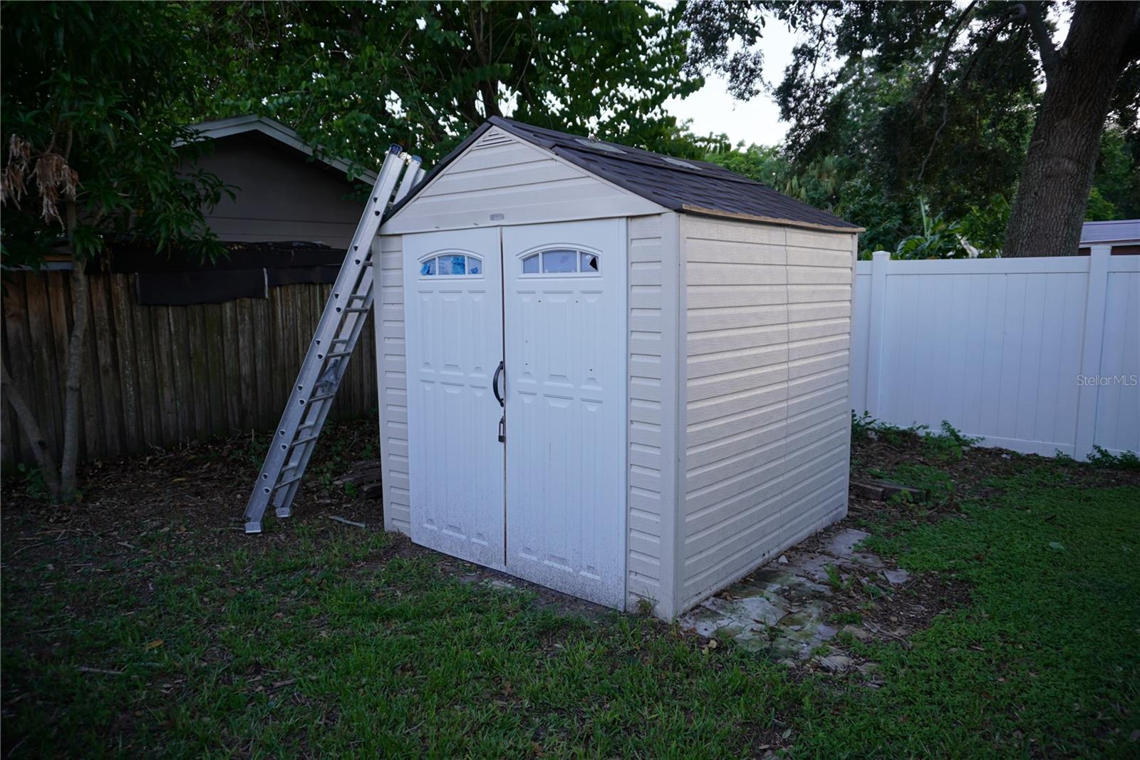Image 38 of 50 For 2304 Rio Vista Avenue