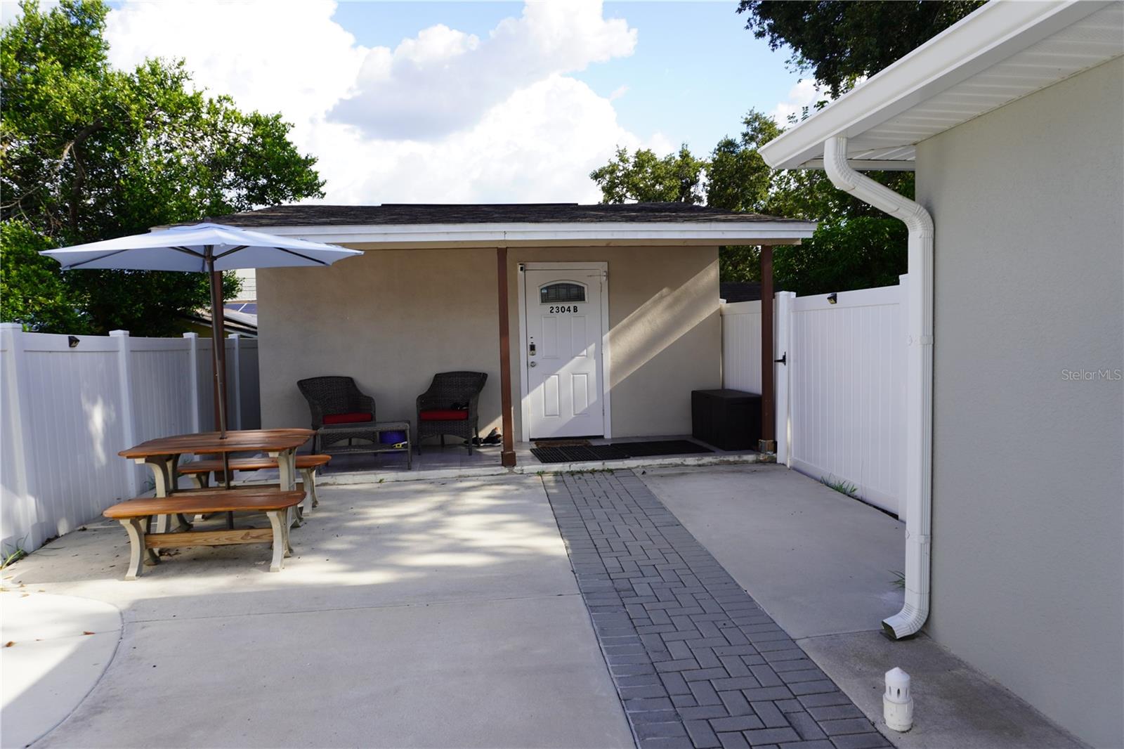 Image 40 of 50 For 2304 Rio Vista Avenue