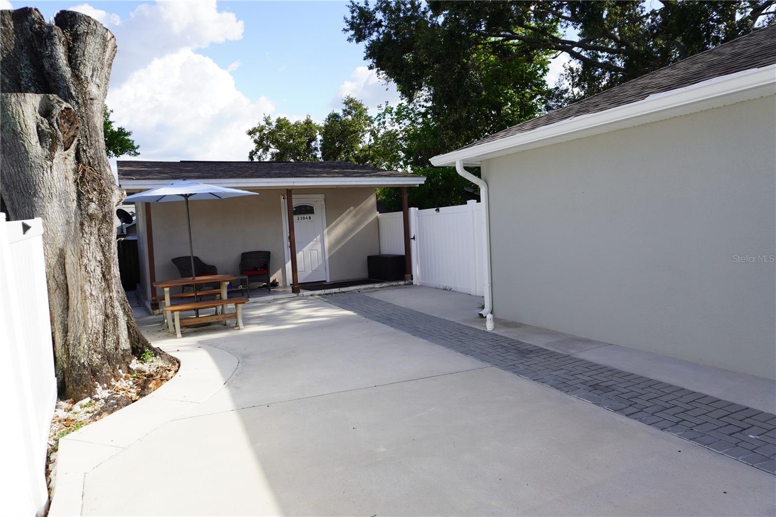 Image 41 of 50 For 2304 Rio Vista Avenue