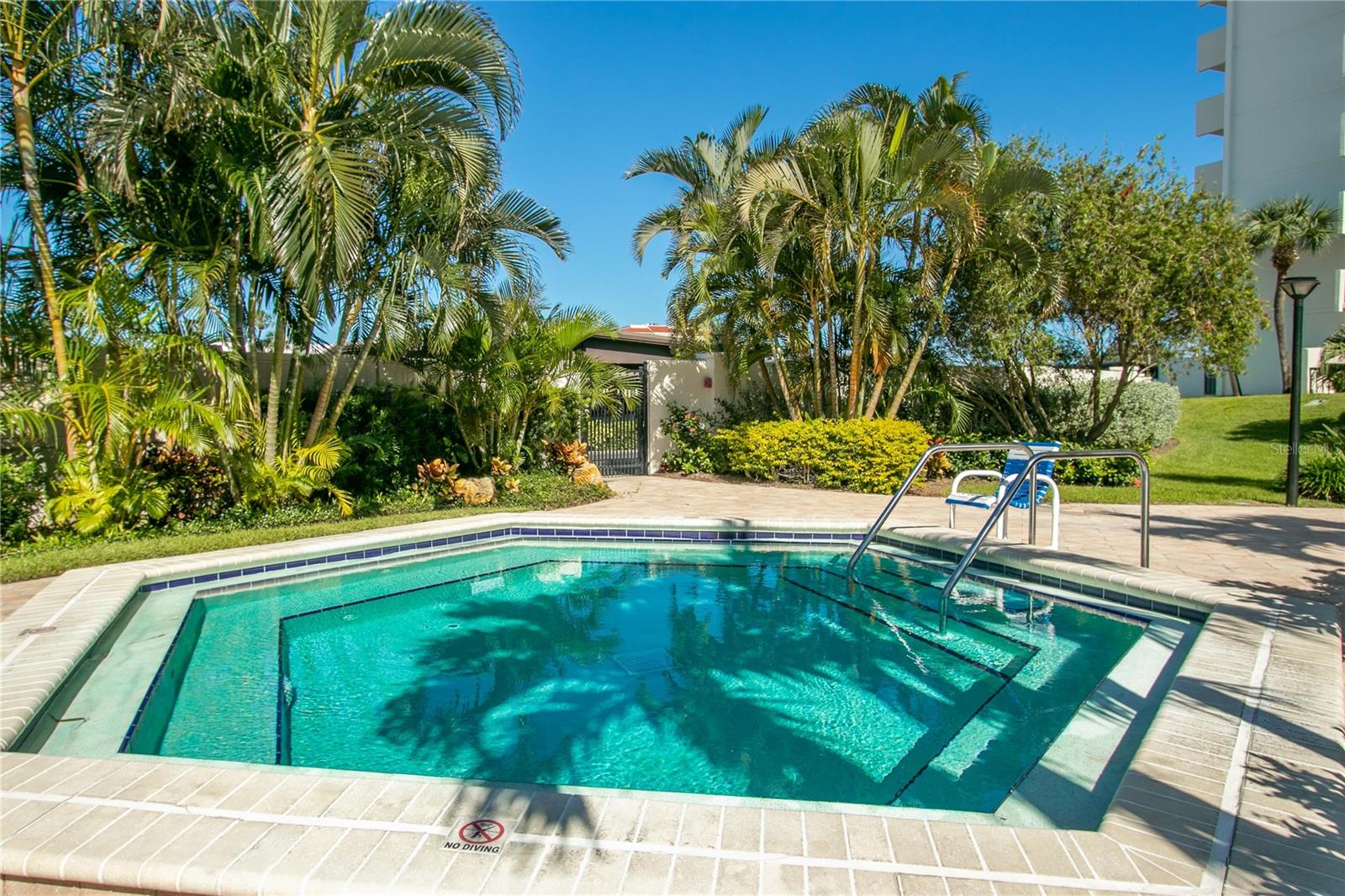 Image 18 of 42 For 400 Island Way 1606