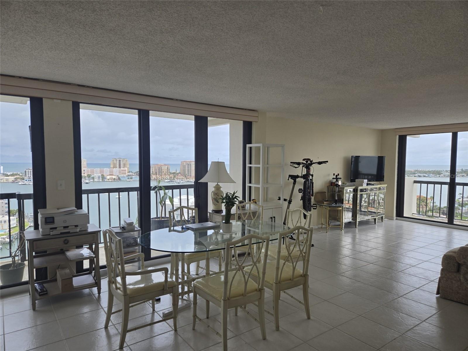 Image 8 of 42 For 400 Island Way 1606