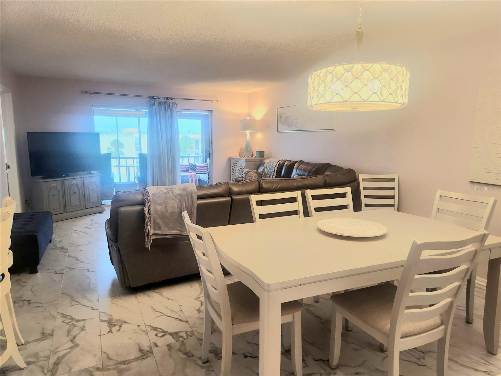Image 11 of 38 For 11485 Oakhurst Road 1200-306