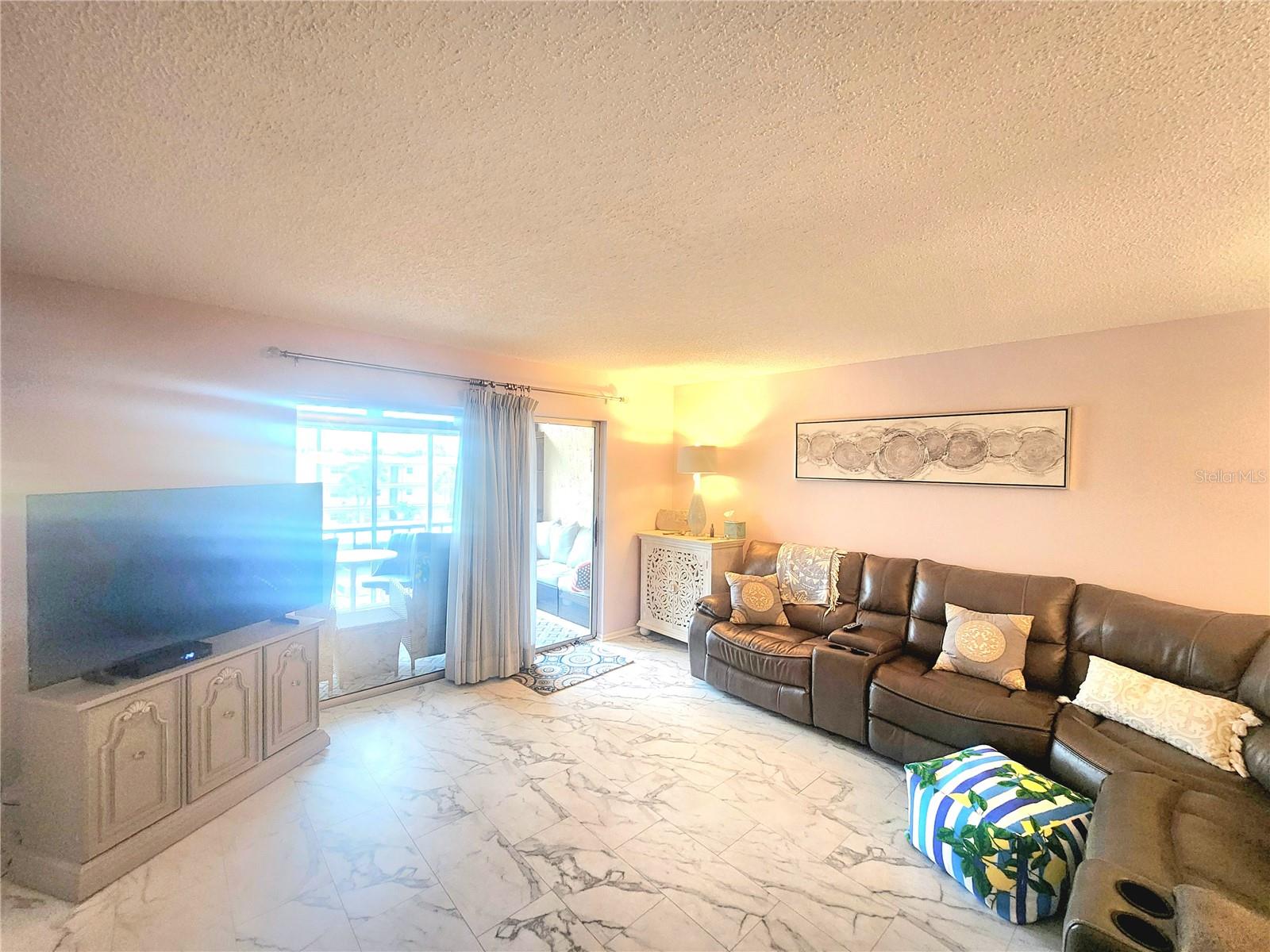 Image 8 of 38 For 11485 Oakhurst Road 1200-306