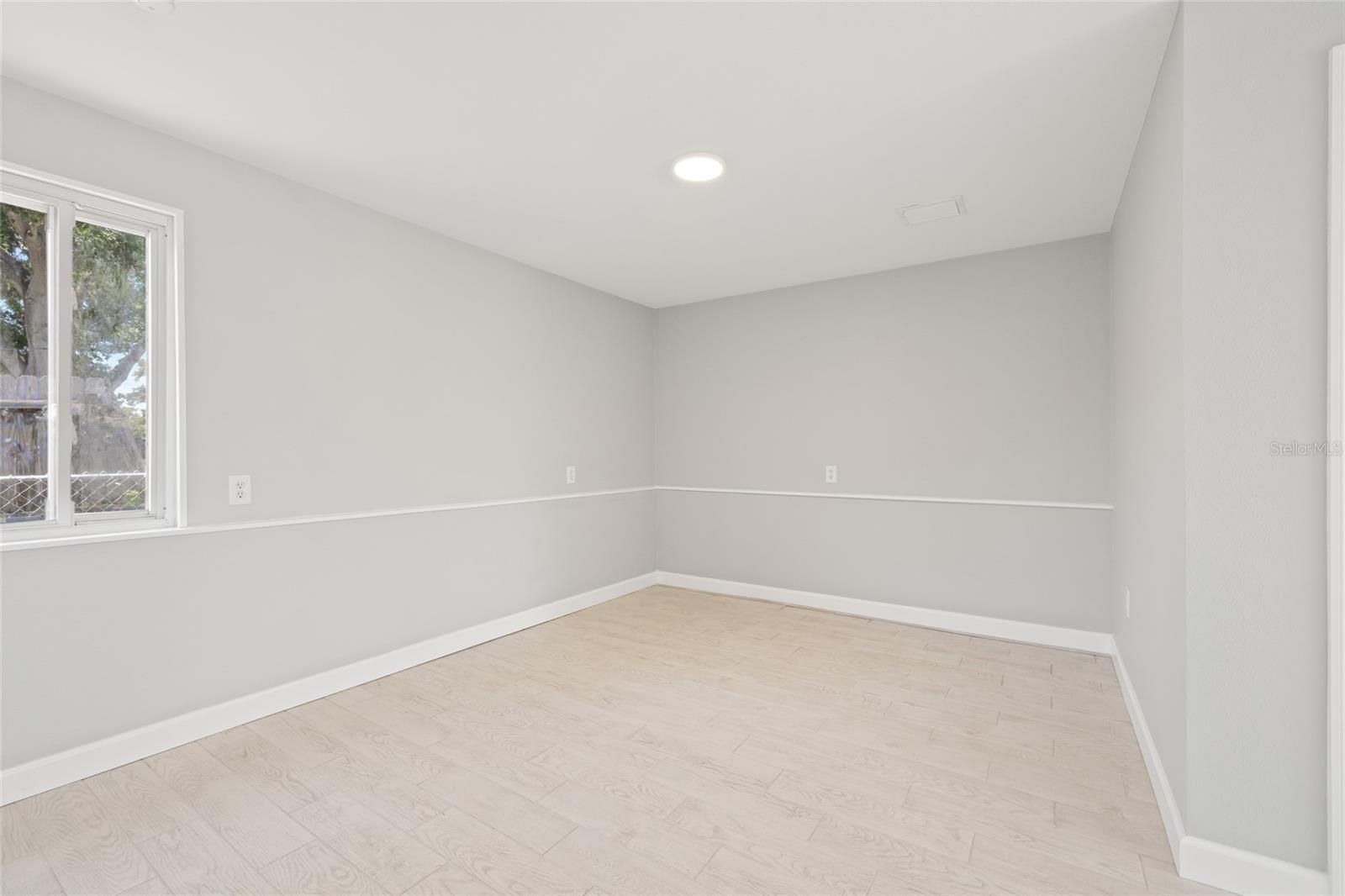 Image 15 of 39 For 6012 Flora Terrace