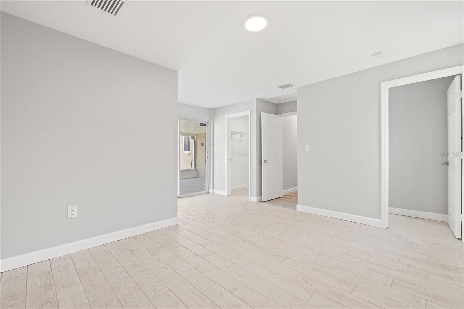 Image 16 of 39 For 6012 Flora Terrace