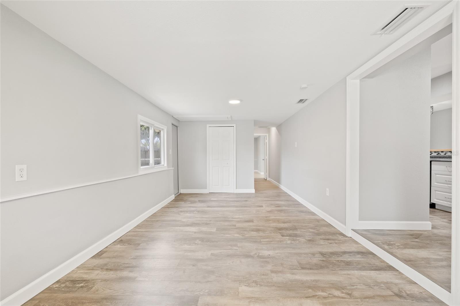Image 21 of 39 For 6012 Flora Terrace