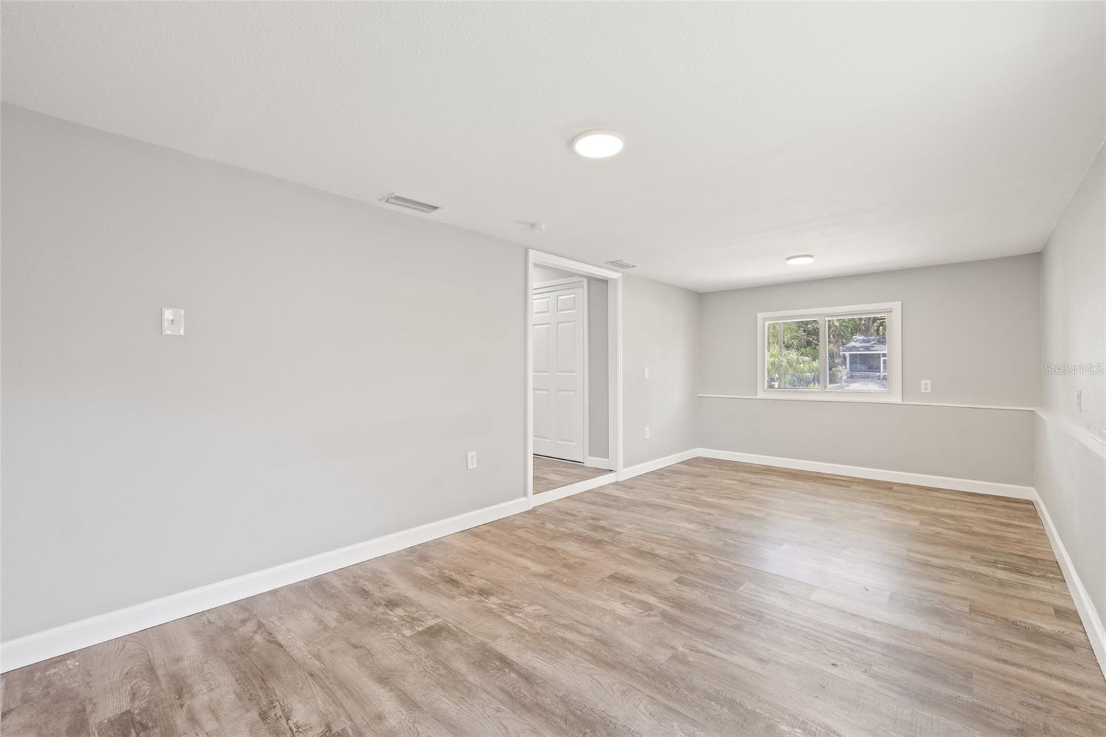 Image 22 of 39 For 6012 Flora Terrace