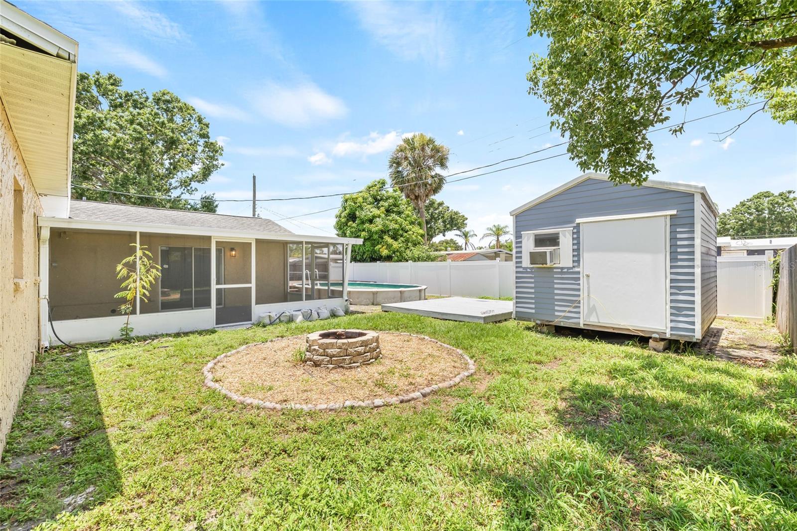 Image 32 of 39 For 6012 Flora Terrace
