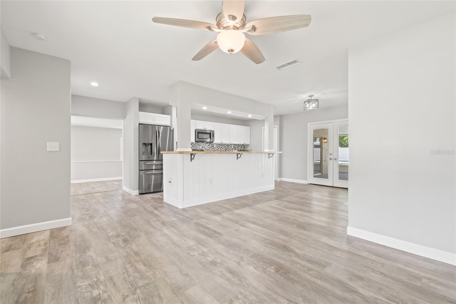 Image 6 of 39 For 6012 Flora Terrace