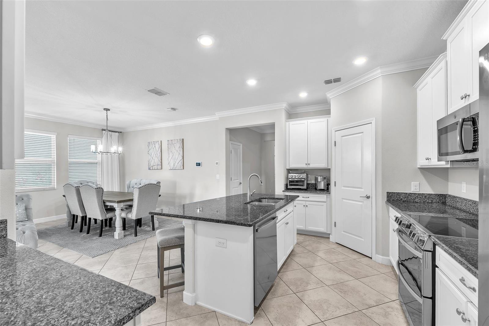 Image 14 of 44 For 10628 Bahama Woodstar Court