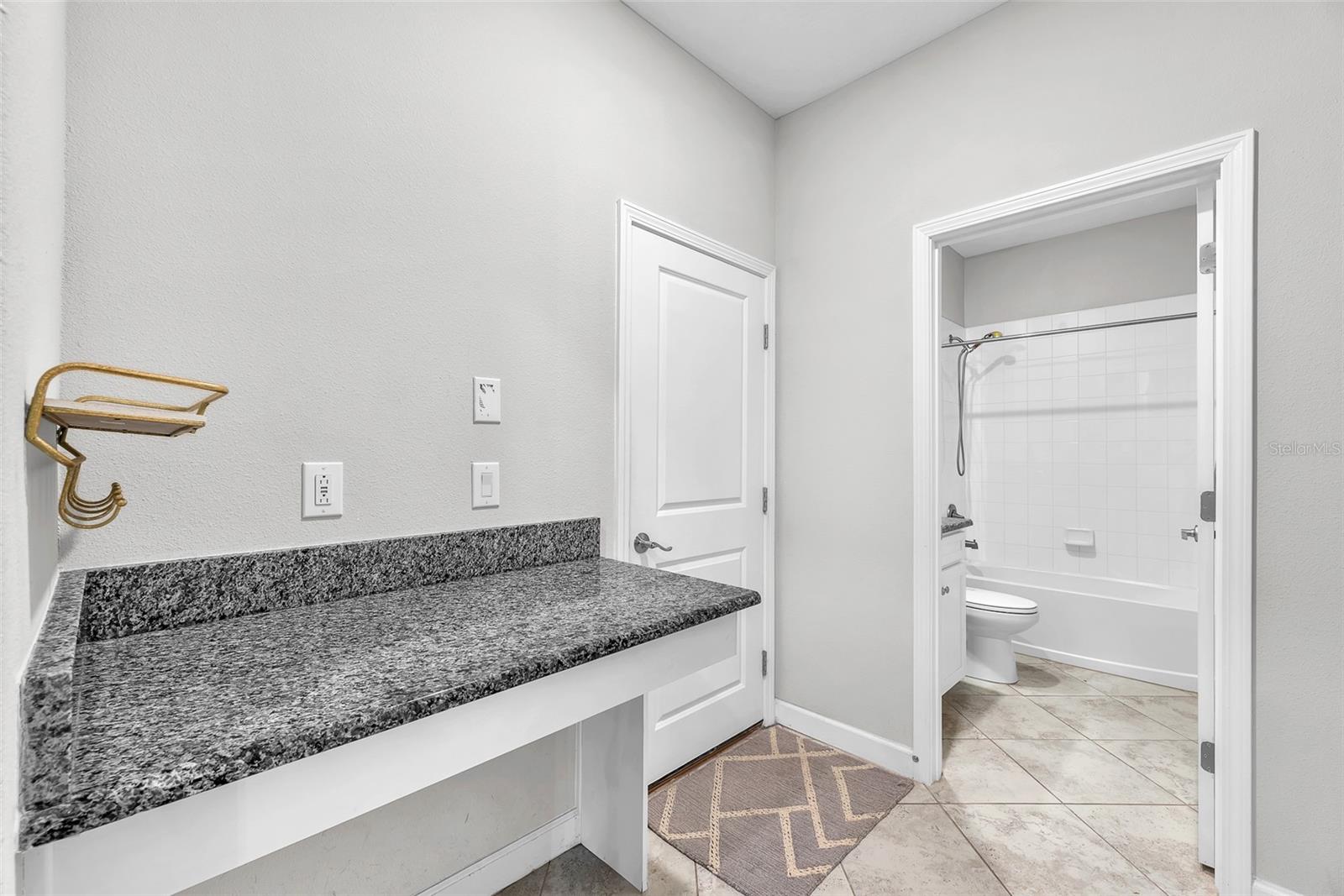 Image 16 of 44 For 10628 Bahama Woodstar Court