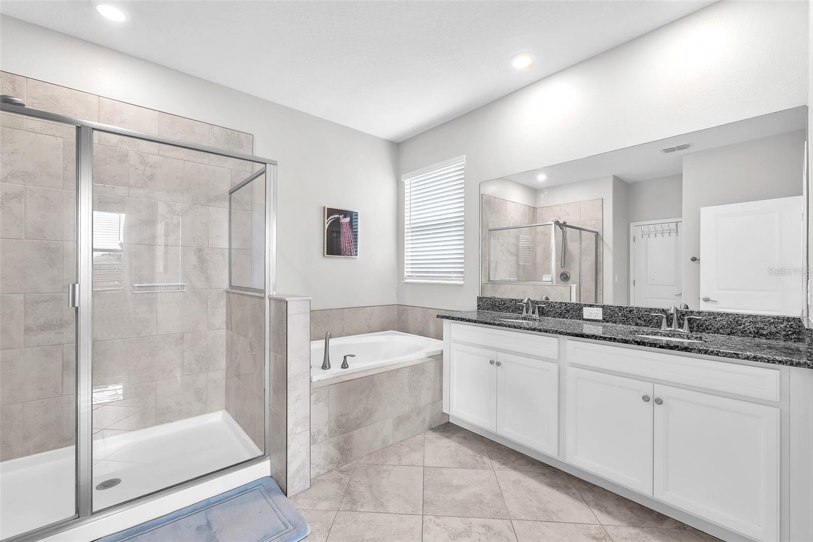 Image 19 of 44 For 10628 Bahama Woodstar Court