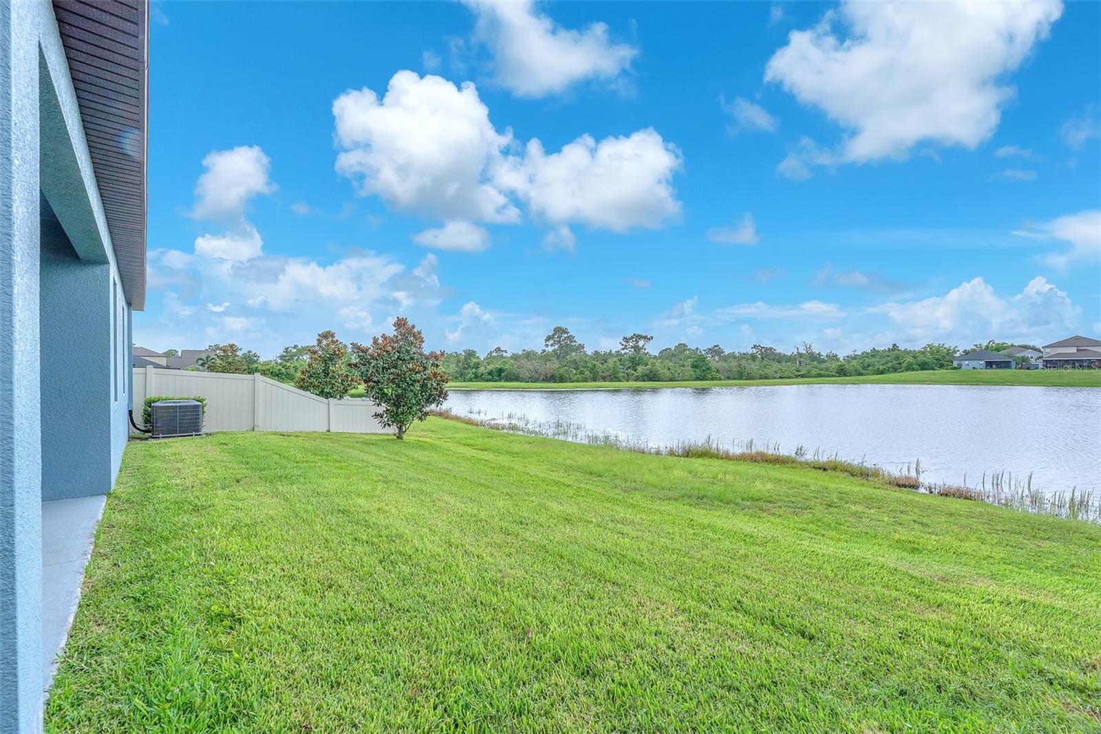 Image 24 of 44 For 10628 Bahama Woodstar Court