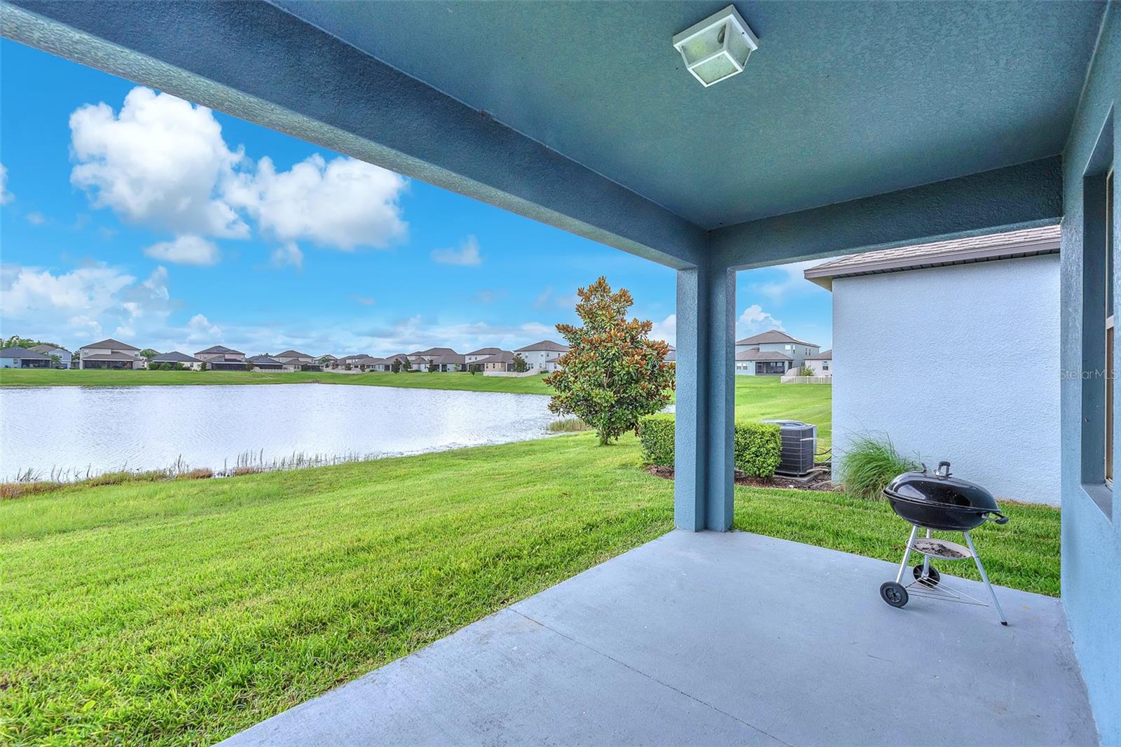 Image 25 of 44 For 10628 Bahama Woodstar Court