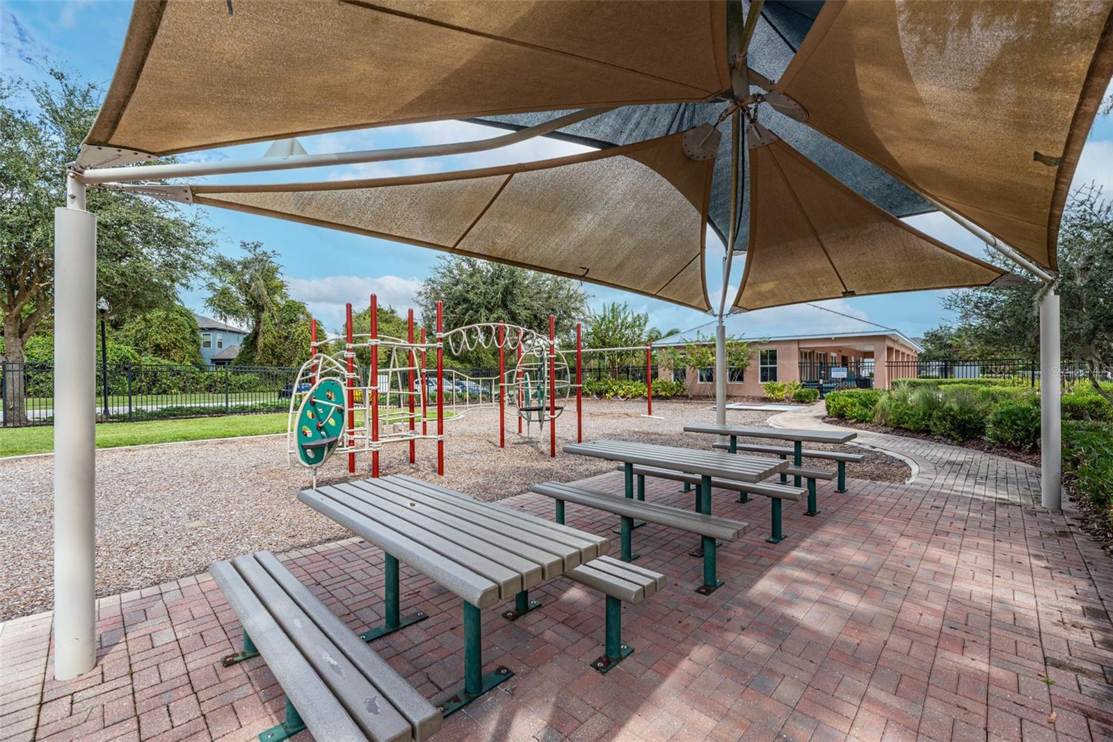 Image 42 of 44 For 10628 Bahama Woodstar Court