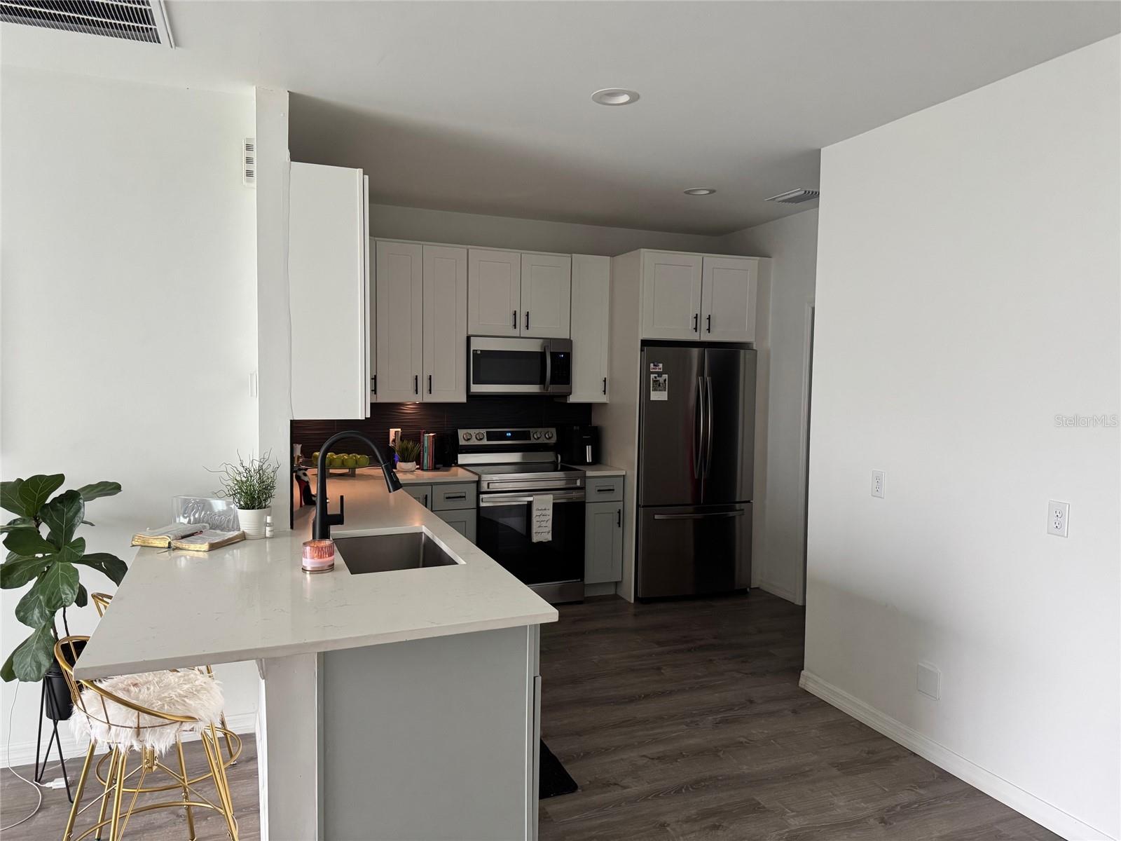 Image 9 of 33 For 9397 Northcliffe Boulevard