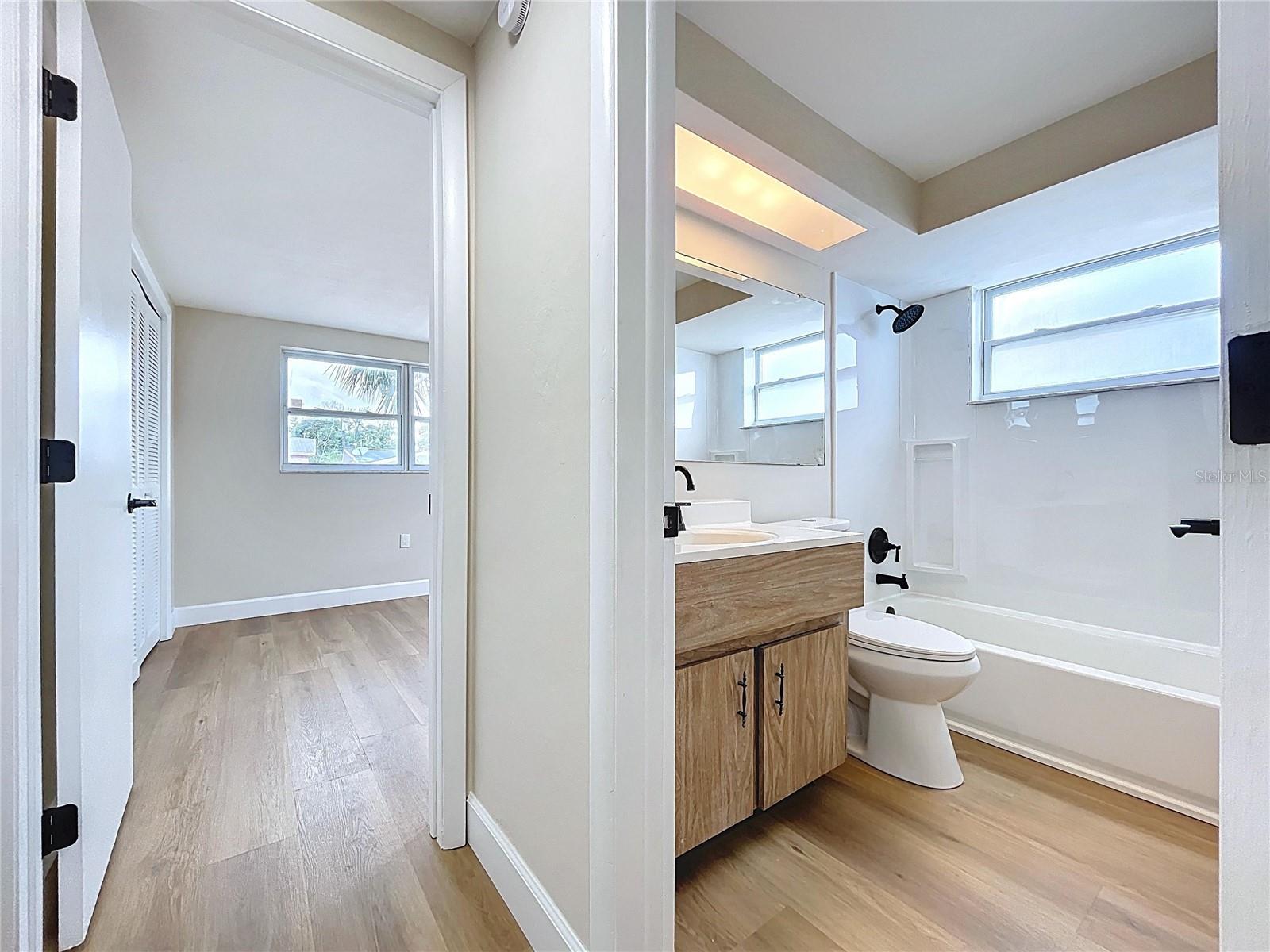 Listing photo id 12 for 4326 Westwood Drive
