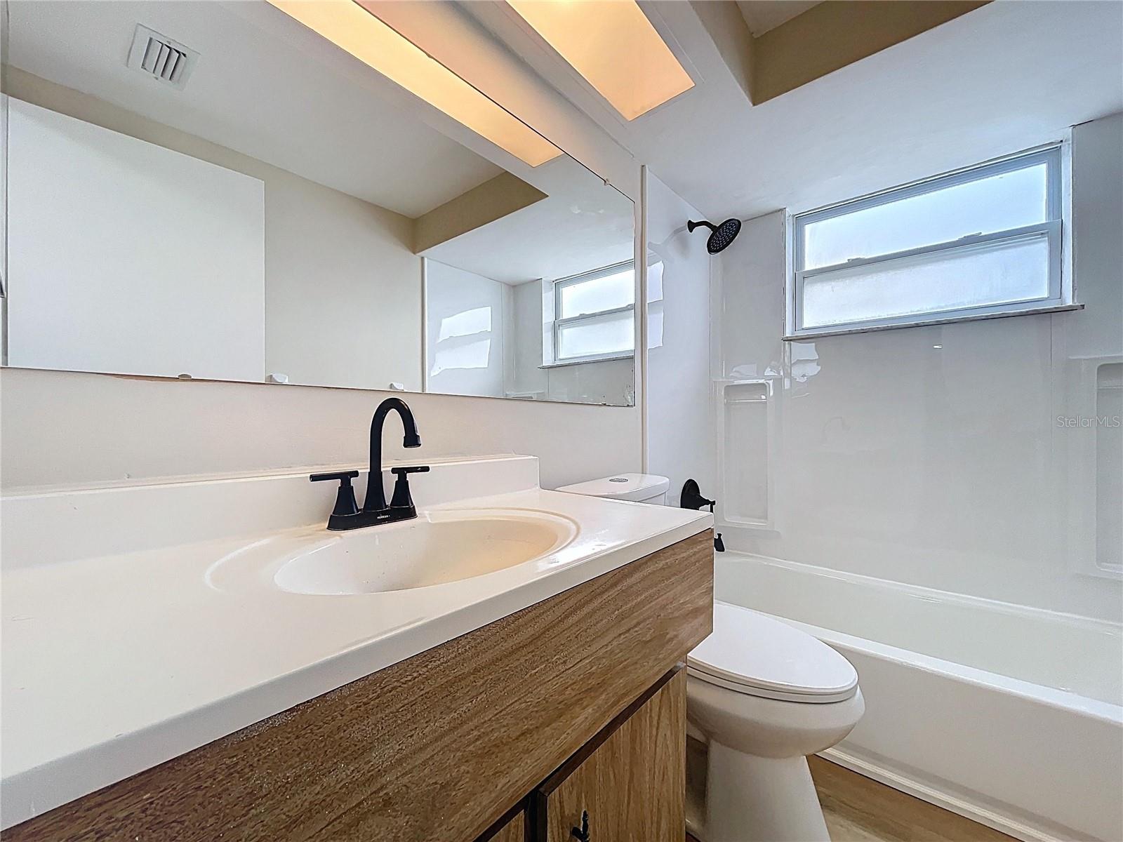 Listing photo id 13 for 4326 Westwood Drive