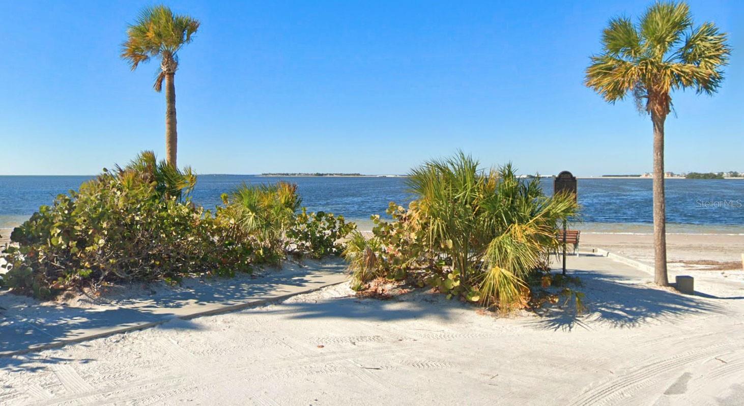 Listing photo id 25 for 4326 Westwood Drive