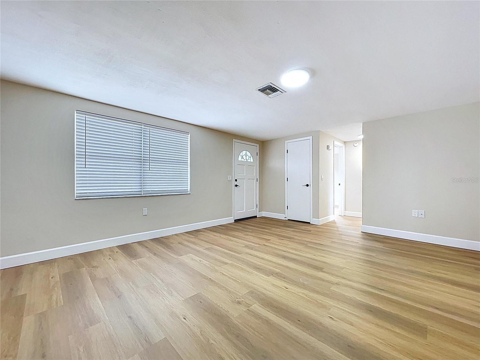 Listing photo id 1 for 4326 Westwood Drive