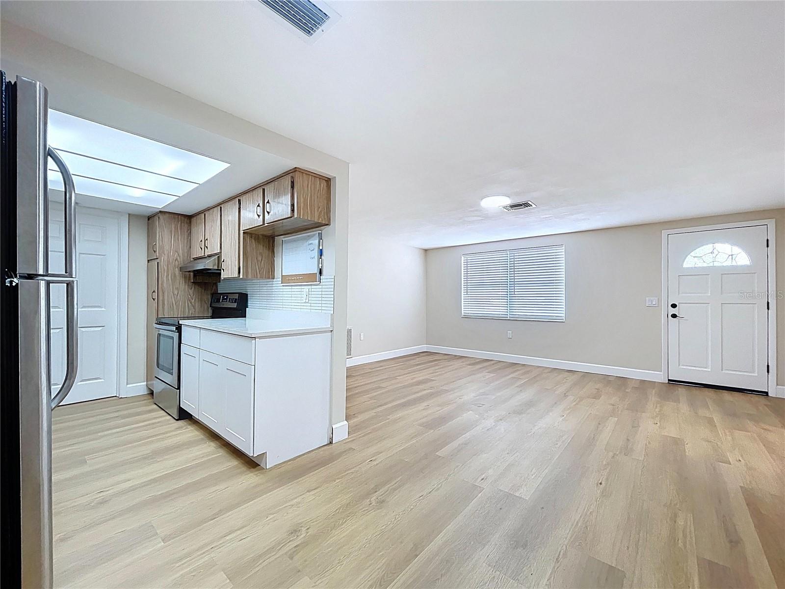 Listing photo id 6 for 4326 Westwood Drive