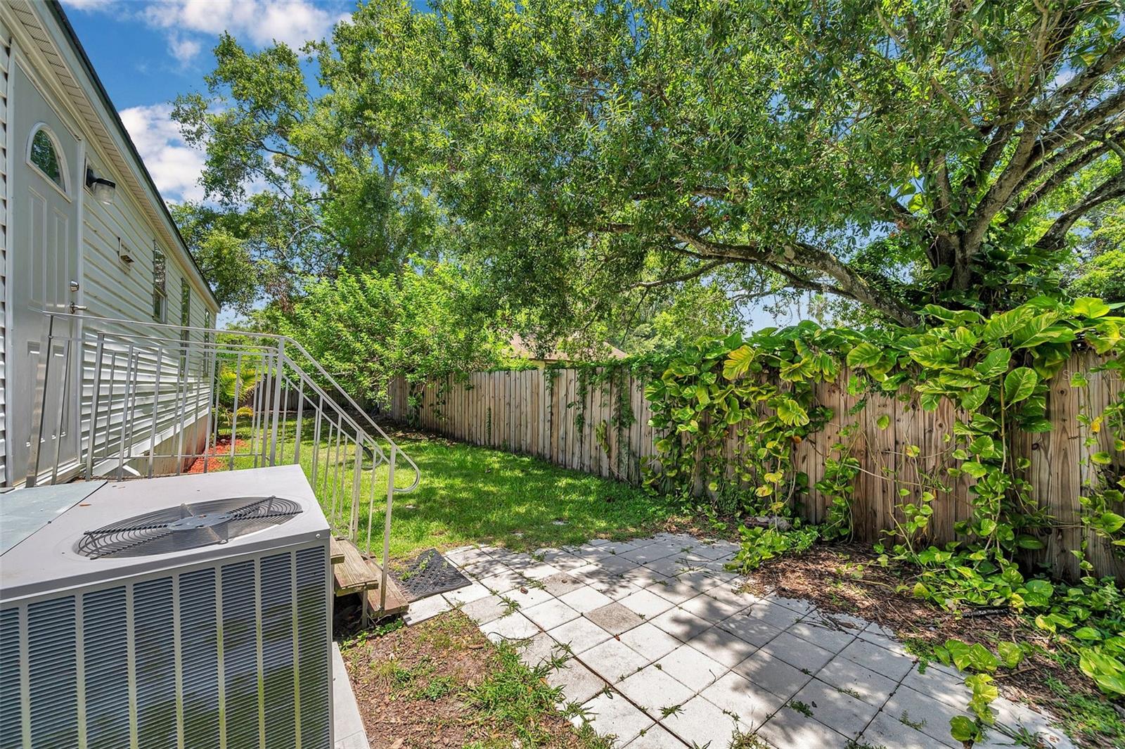 Image 34 of 43 For 1222 Rowell Street