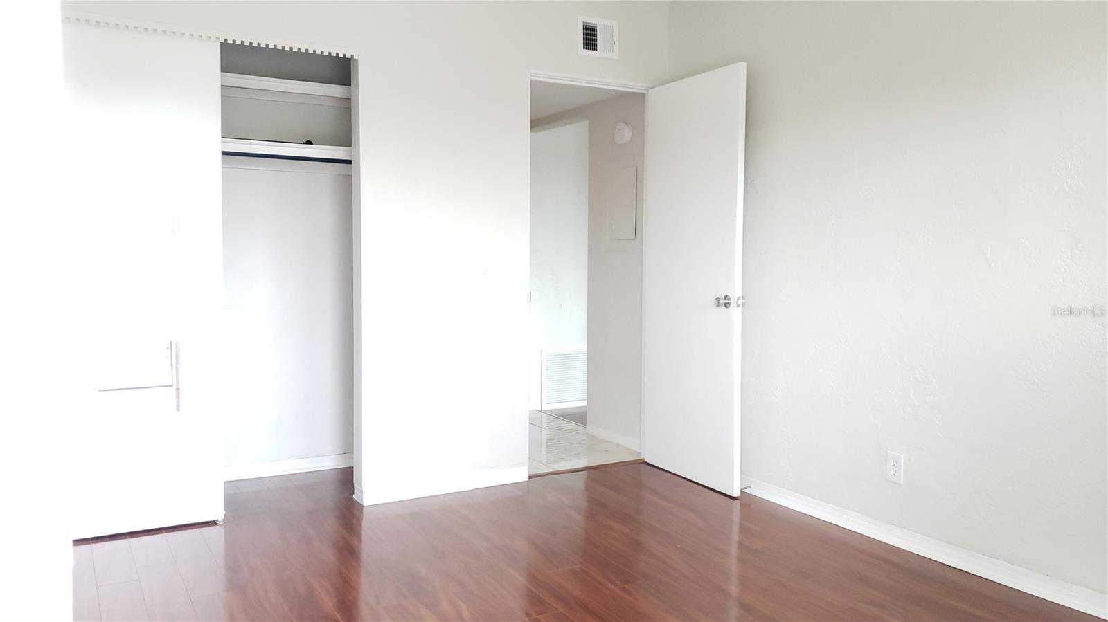 Image 10 of 37 For 2454 Australia Way E 52