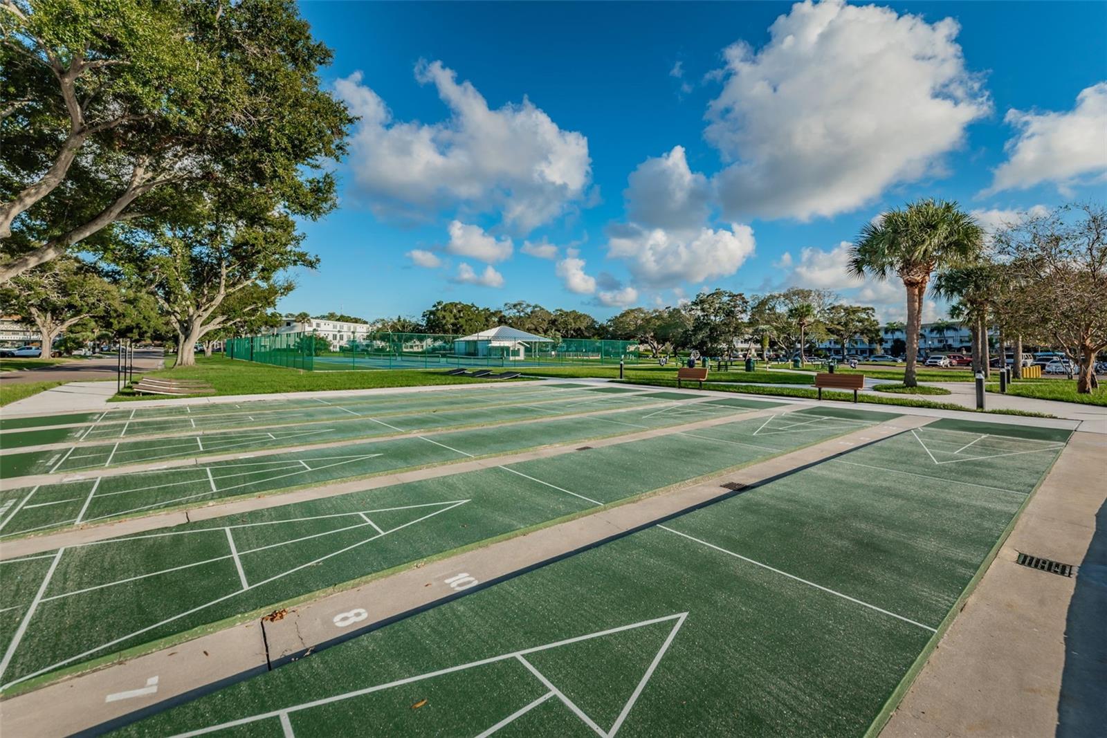 Image 18 of 37 For 2454 Australia Way E 52
