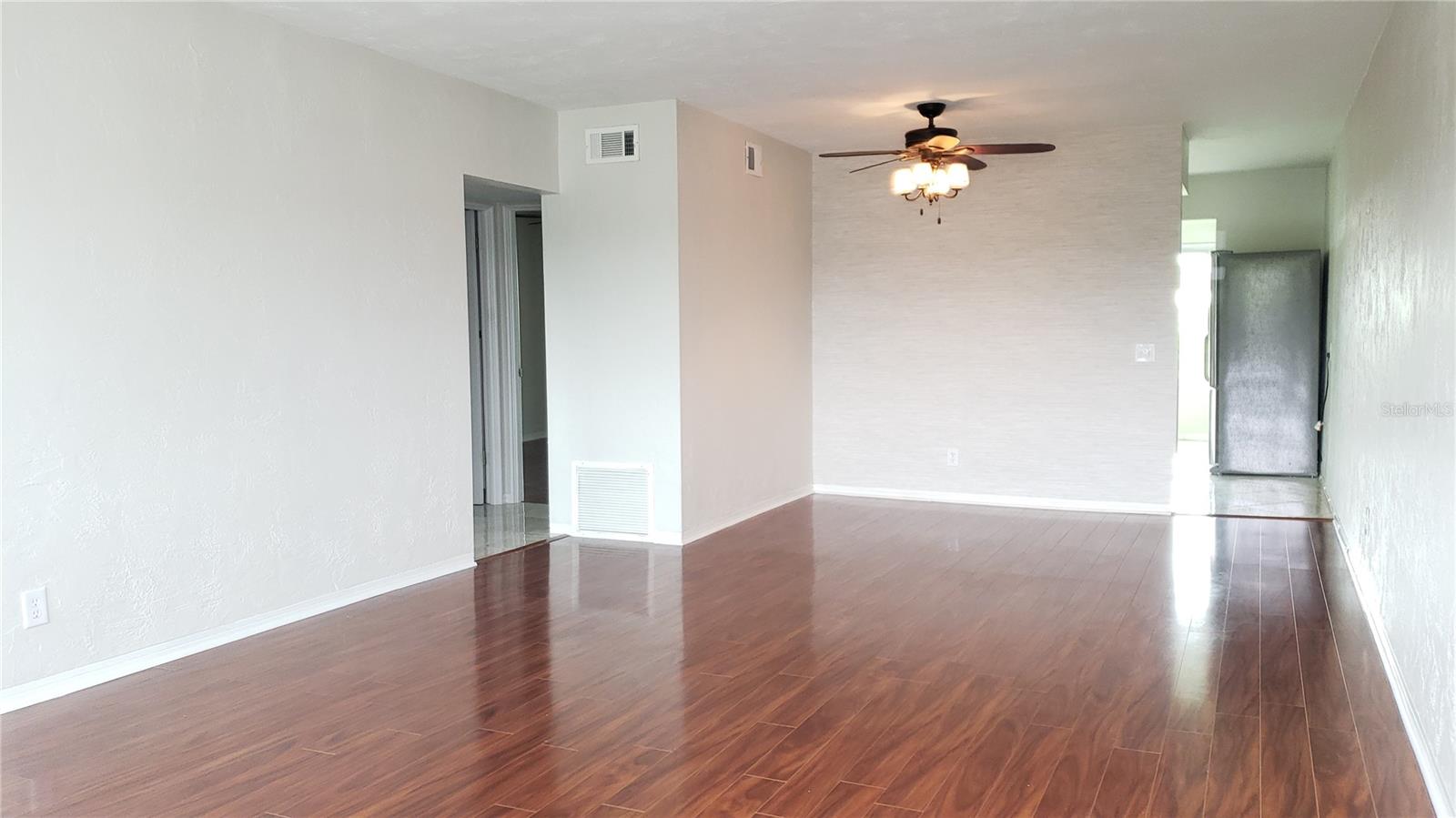 Image 2 of 37 For 2454 Australia Way E 52