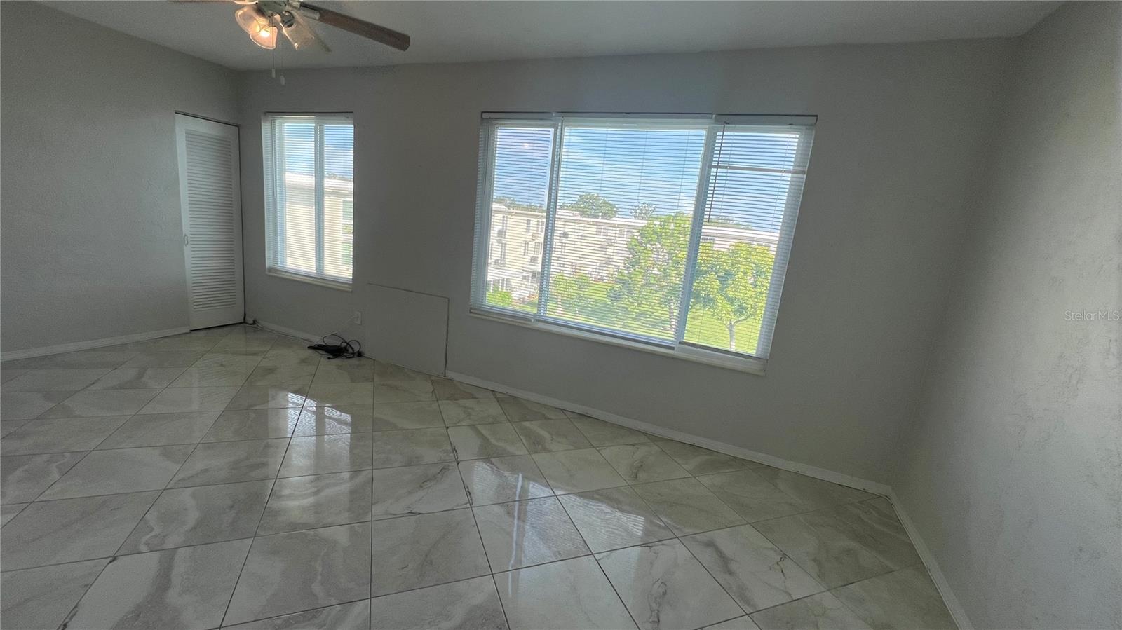 Image 6 of 37 For 2454 Australia Way E 52