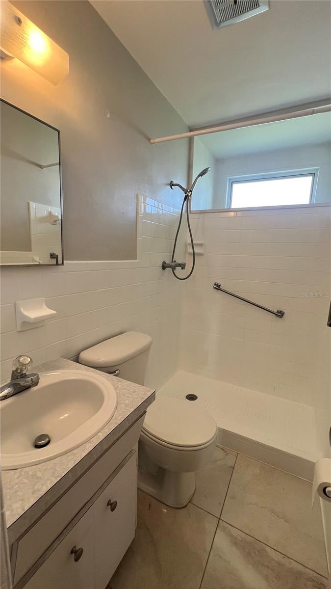 Image 7 of 37 For 2454 Australia Way E 52