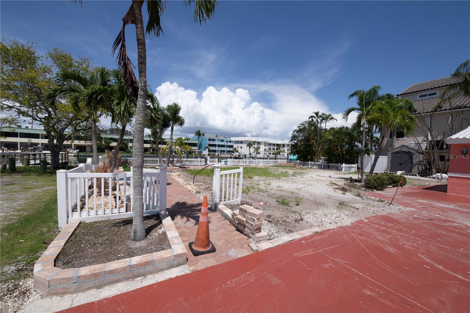 Image 11 of 13 For 11855 1st Street East