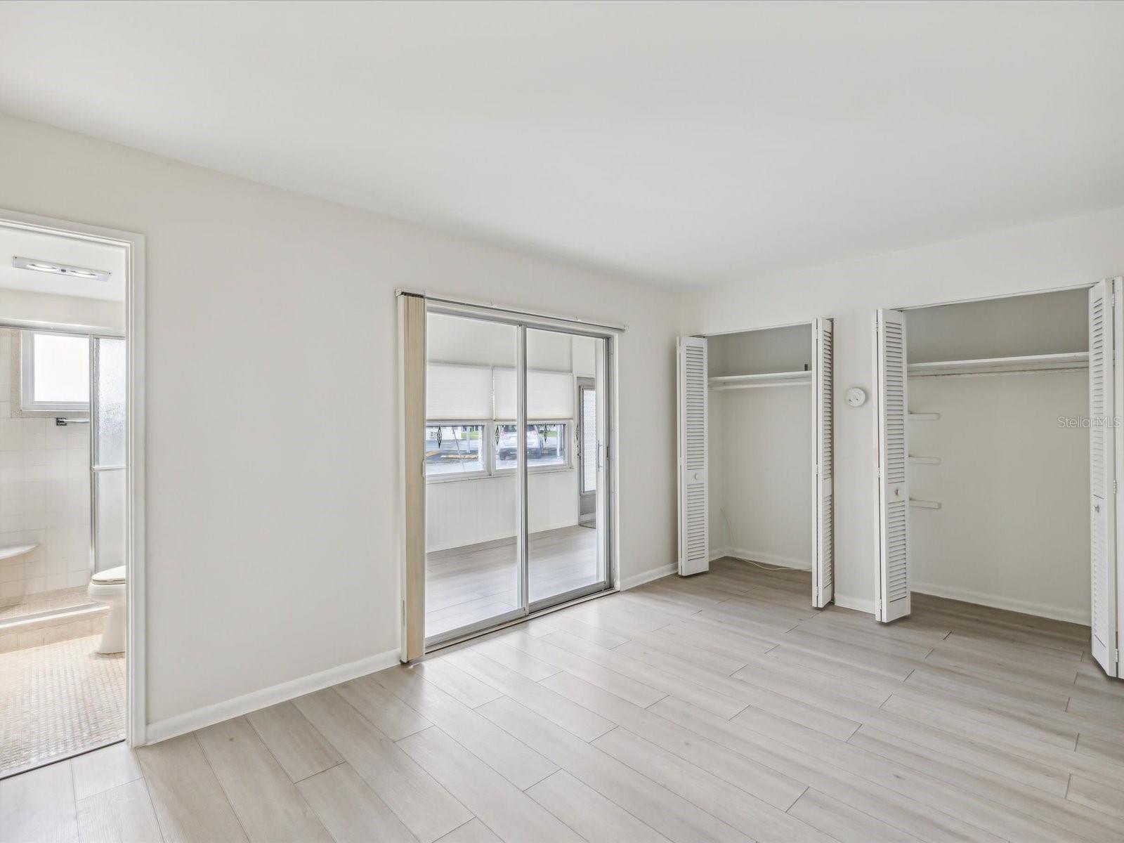 Listing photo id 9 for 6015 19th Street N 117