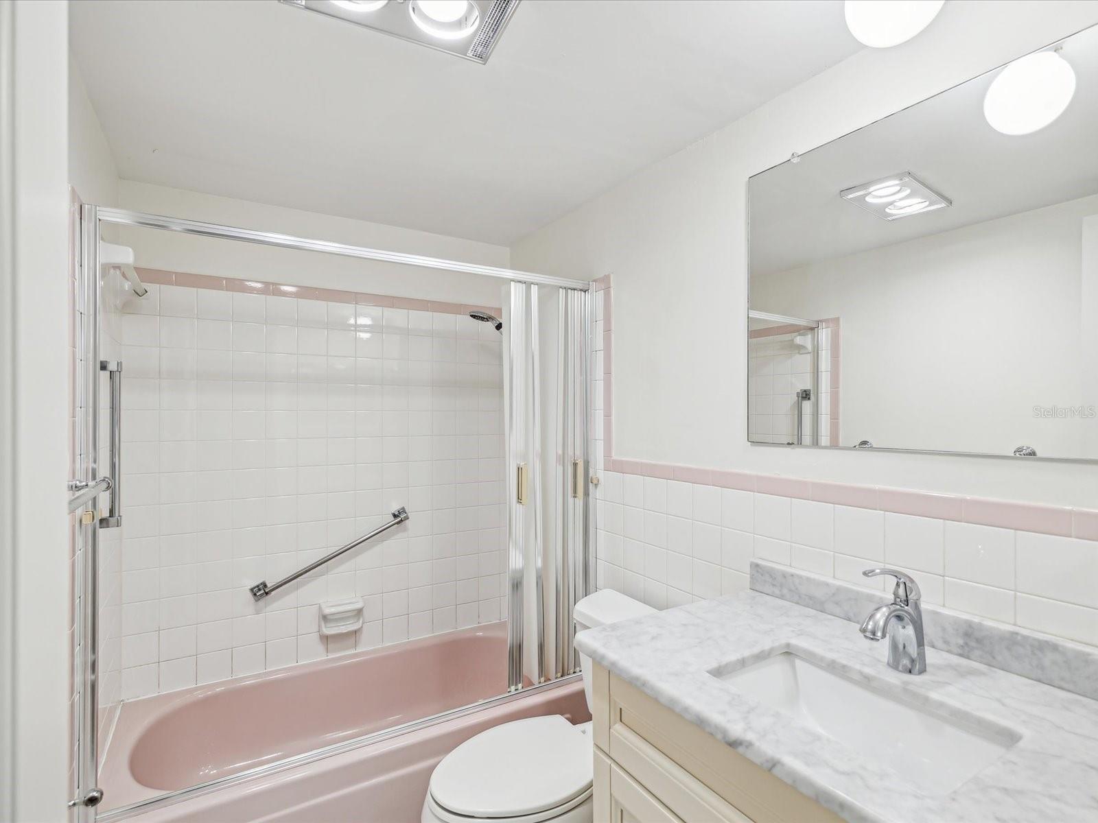 Listing photo id 11 for 6015 19th Street N 117