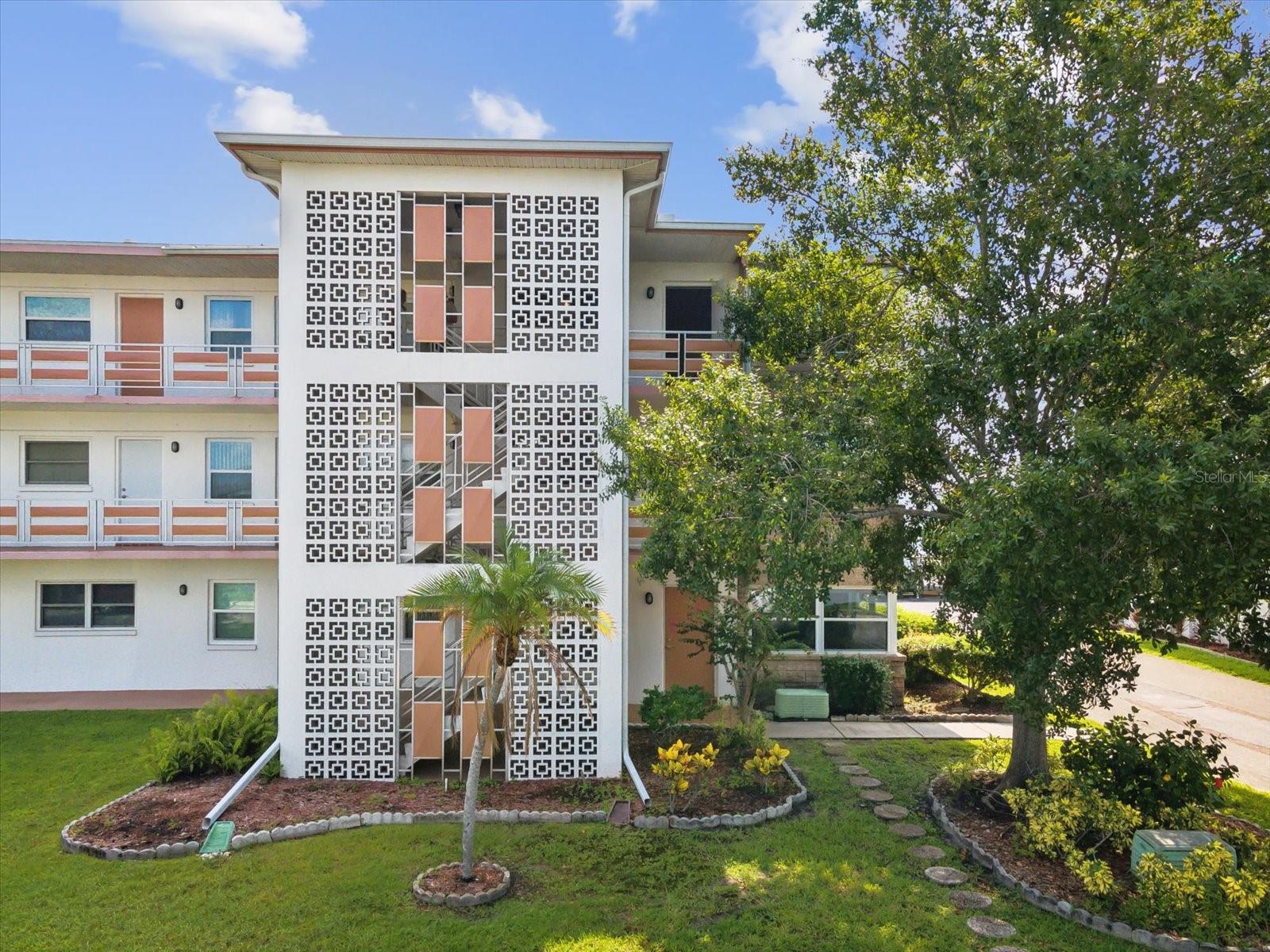 Listing photo id 0 for 6015 19th Street N 117